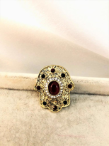 Tükkan Accessories Yakut Taş Fatma Ana Eli Otantik Broş-Broş3 Tükkan Accessories Yakut Taş Fatma Ana Eli Otantik Broş-Broş3