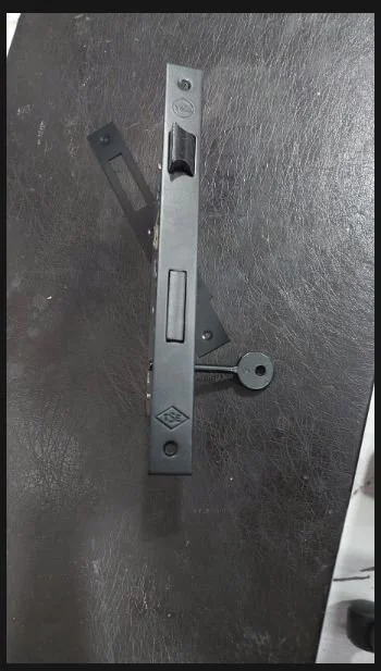 Yale Siyah 40mm Oda Kilidi 9040 Kare