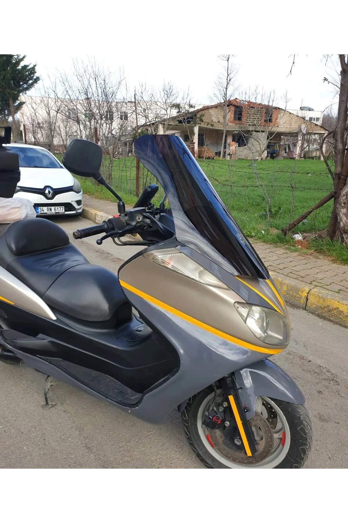 Yamaha Majesty 400 Ön Cam 2003-2015 Model 68cm Siyah Renkli 4mm