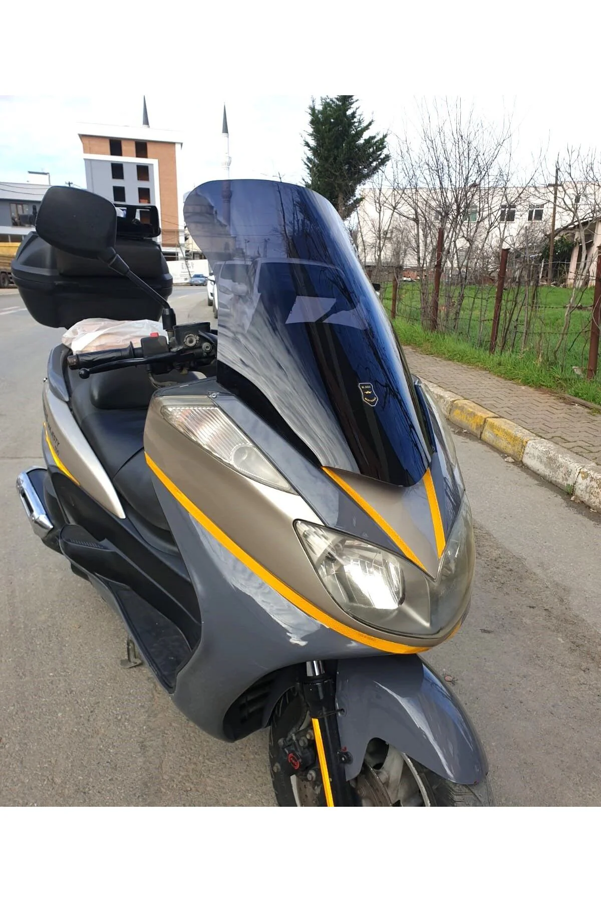 Yamaha Majesty 400 Ön Cam 2003-2015 Model 68cm Siyah Renkli 4mm