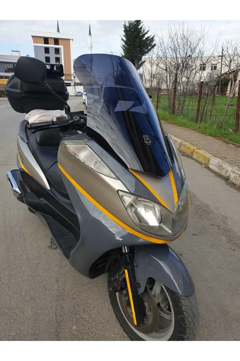 Yamaha Majesty 400 Ön Cam 2005 2006 Model 68cm Siyah Renkli 4mm