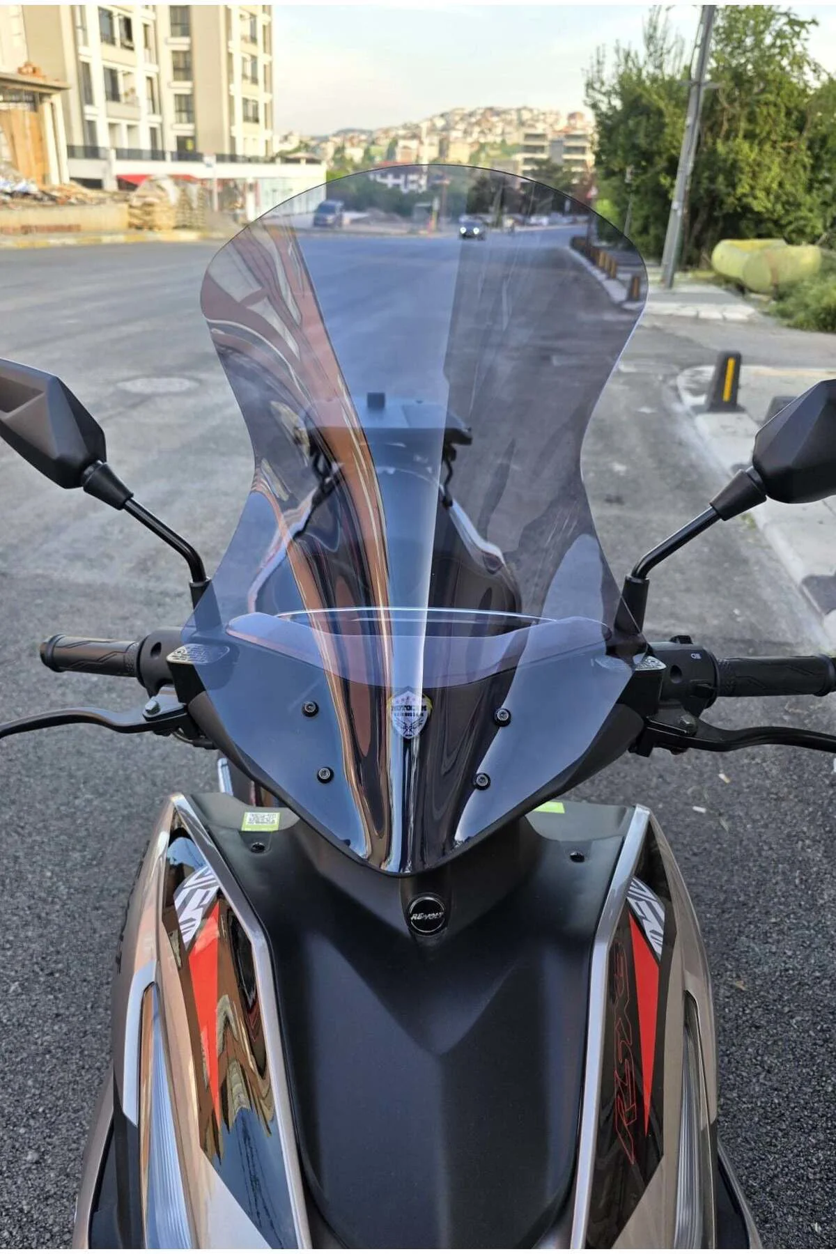 Yamaha MiO Aerox 125 Ön Cam 54cm Füme Renkli 4mm