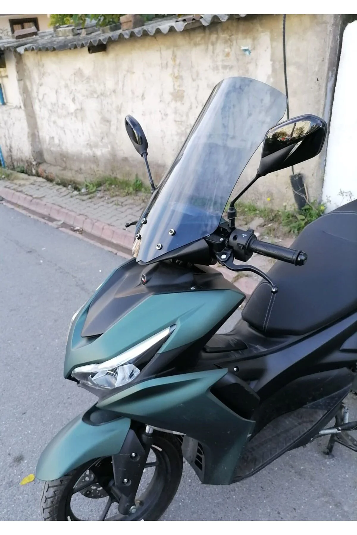 Yamaha Mio Aerox 125 Ön Cam 2023-2026 Model 54cm Füme Renkli 4mm