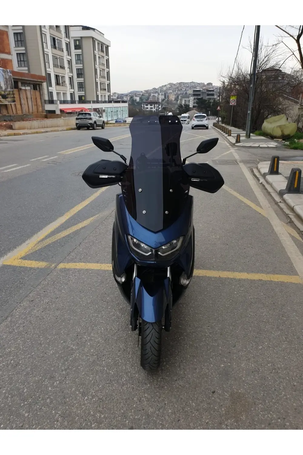 Yamaha Nmax Ön Cam 2021-2024 Model 72cm Siyah Renkli 4mm UZUN