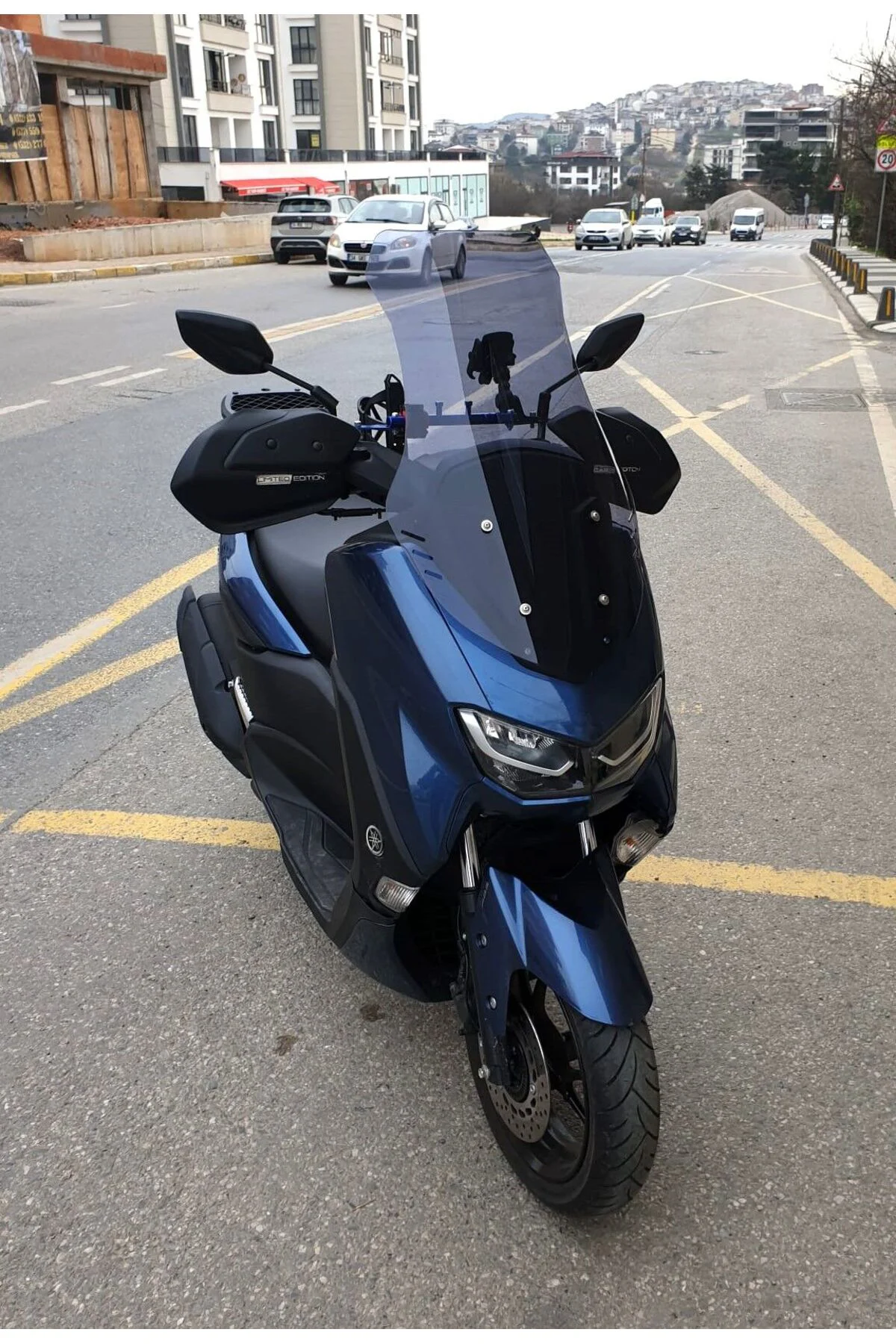 Yamaha Nmax Ön Cam 2021-2024 Model 72cm Füme Renkli 4mm UZUN
