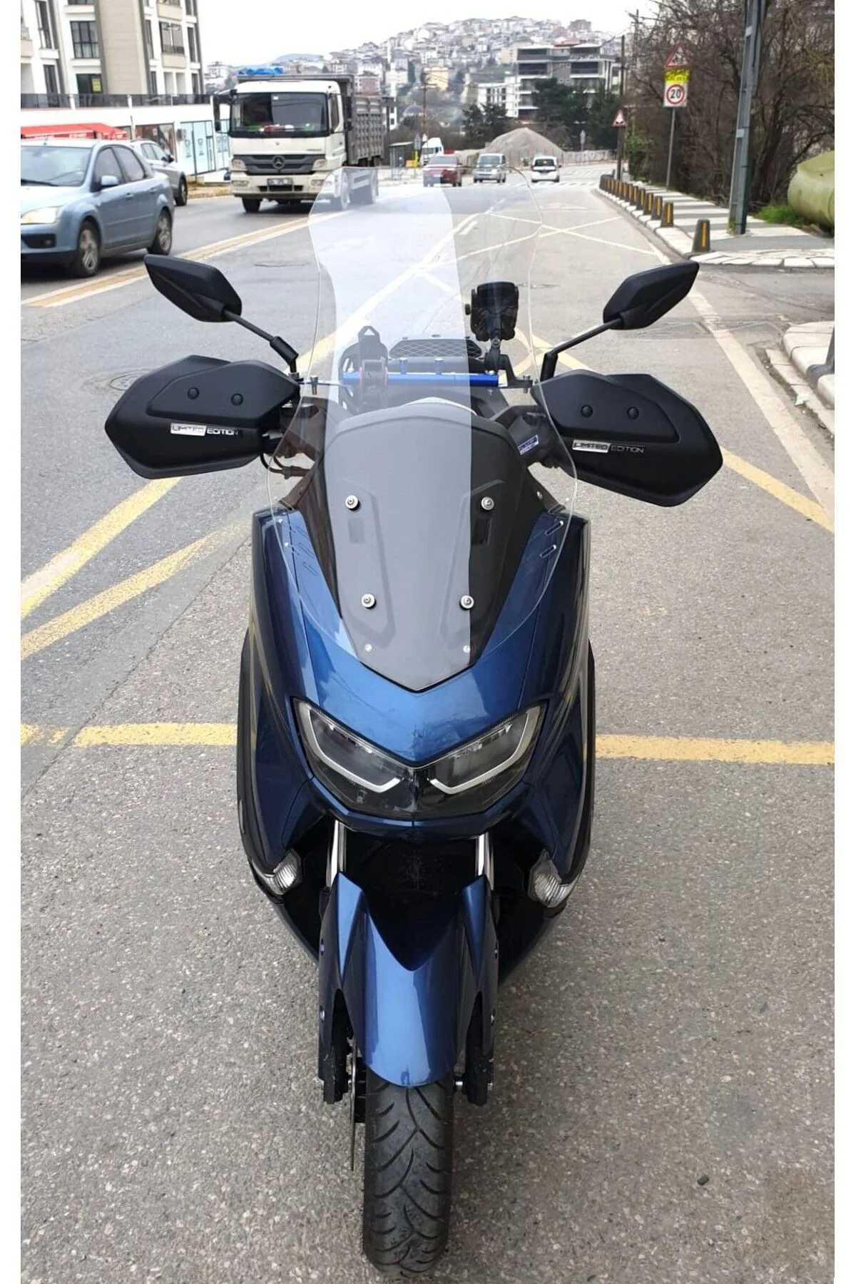 Yamaha Nmax Ön Cam 2021-2024 Model 72cm Şeffaf Renkli 4mm UZUN