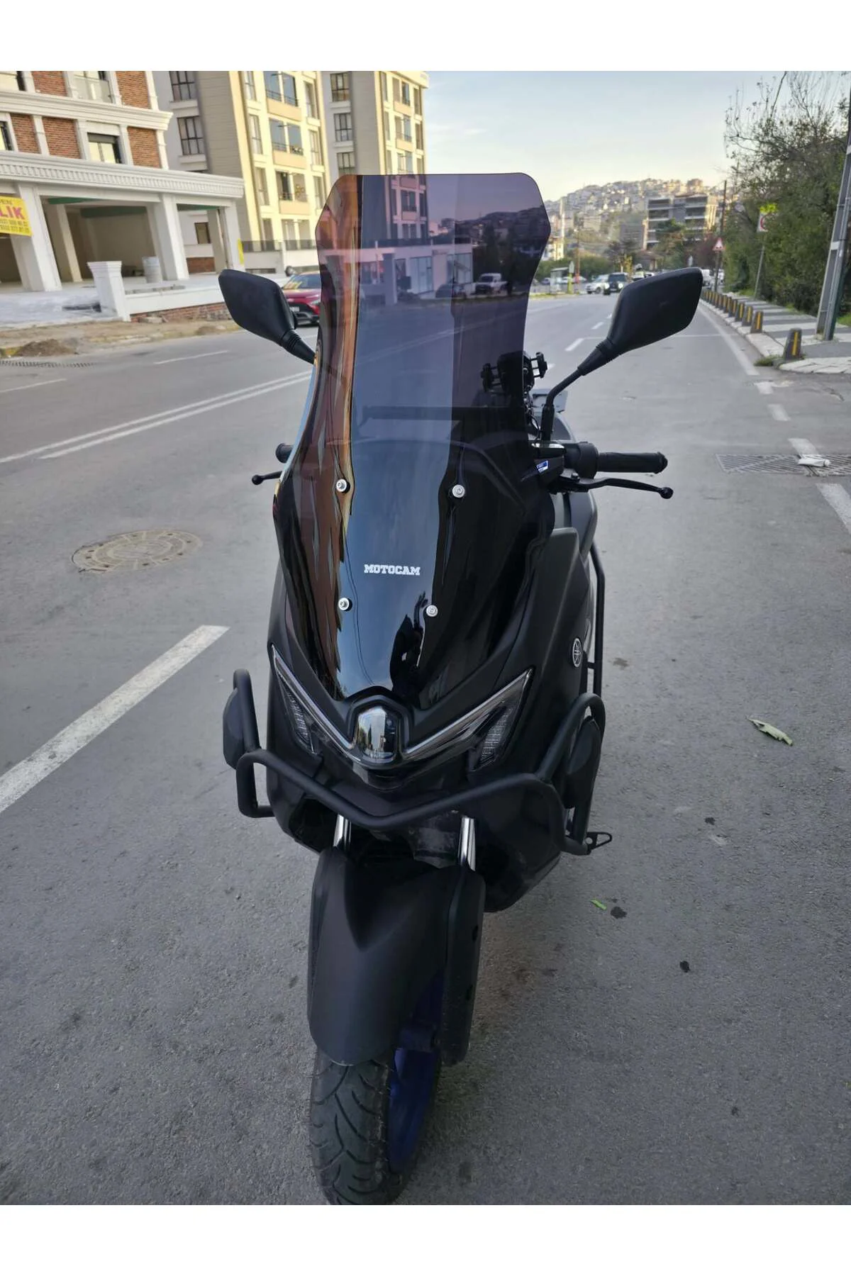 Yamaha Nmax Ön Cam 2025-2026 Model 72cm Siyah Renkli 4mm