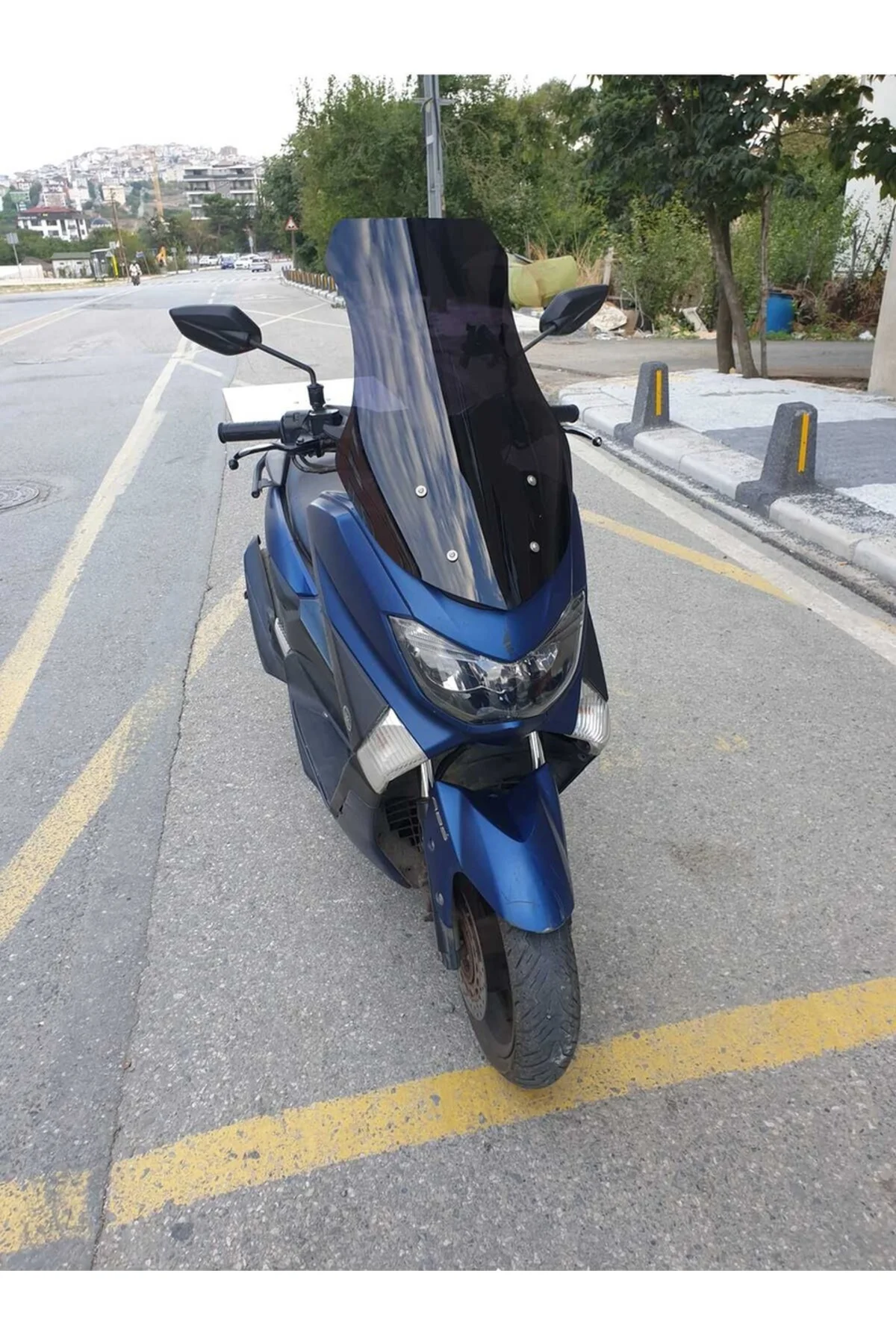 Yamaha Nmax Ön Cam 2015-2020 Model 69cm Siyah Renkli 4mm
