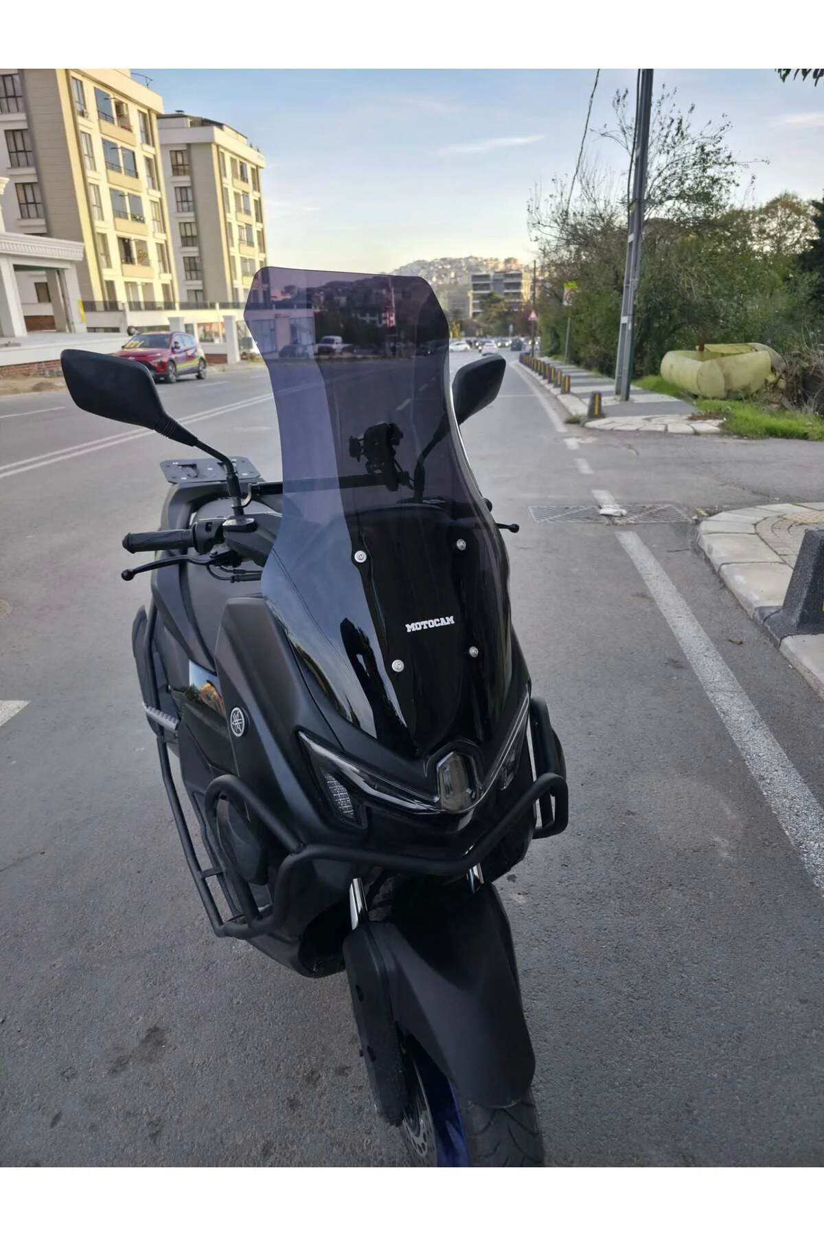 Yamaha Nmax Ön Cam 2025-2026 Model 72cm Siyah Renkli 4mm