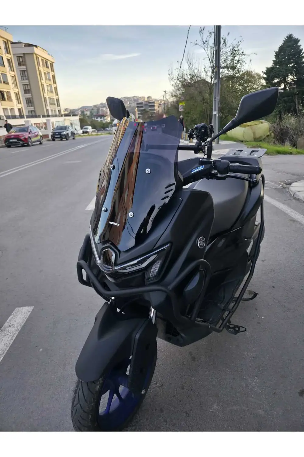 Yamaha Nmax Siperlik Ön Cam 2025 Model 49cm Siyah Renkli 4mm Spor