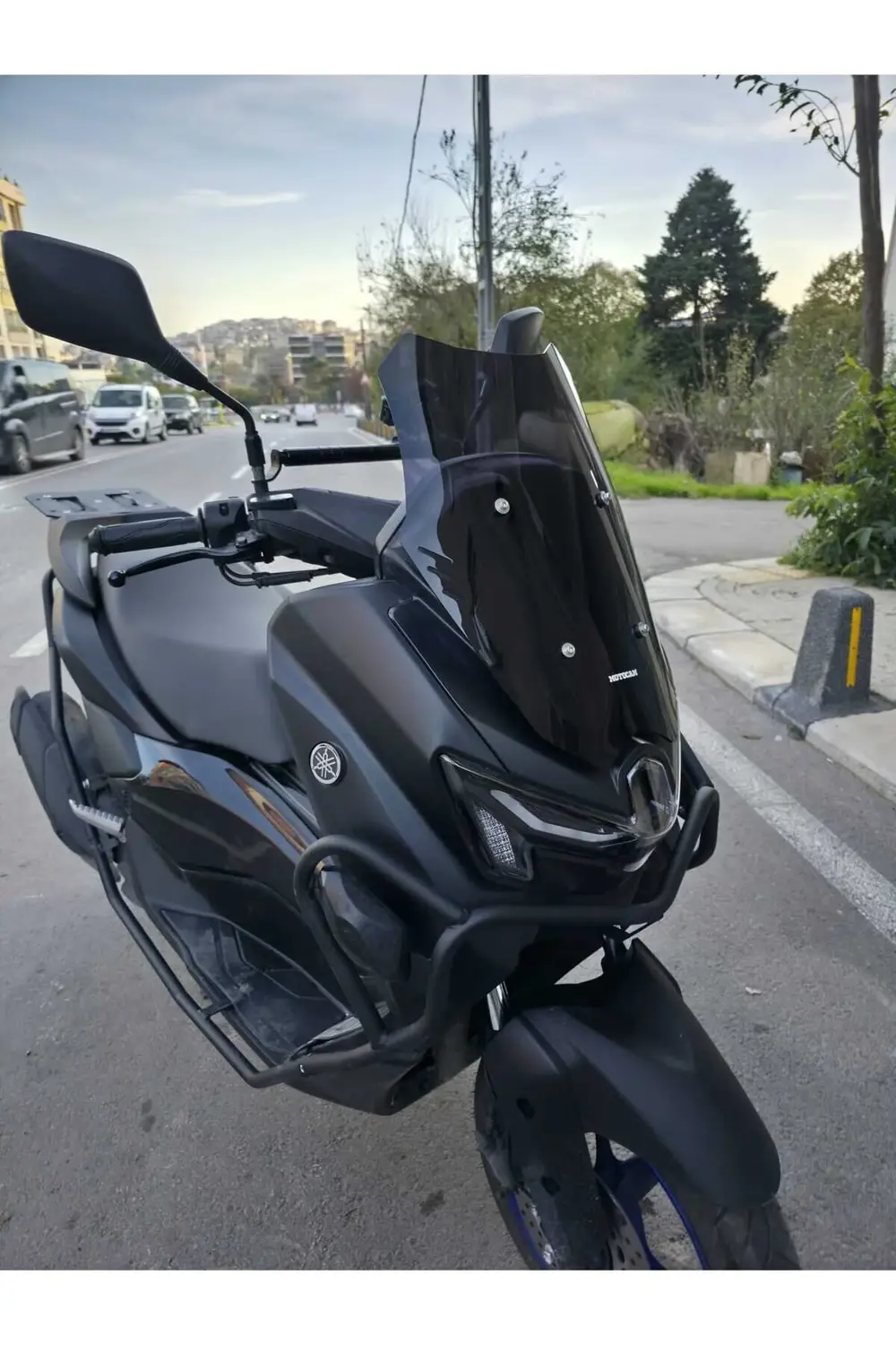 Yamaha Nmax Siperlik Ön Cam 2025 Model 49cm Siyah Renkli 4mm Spor