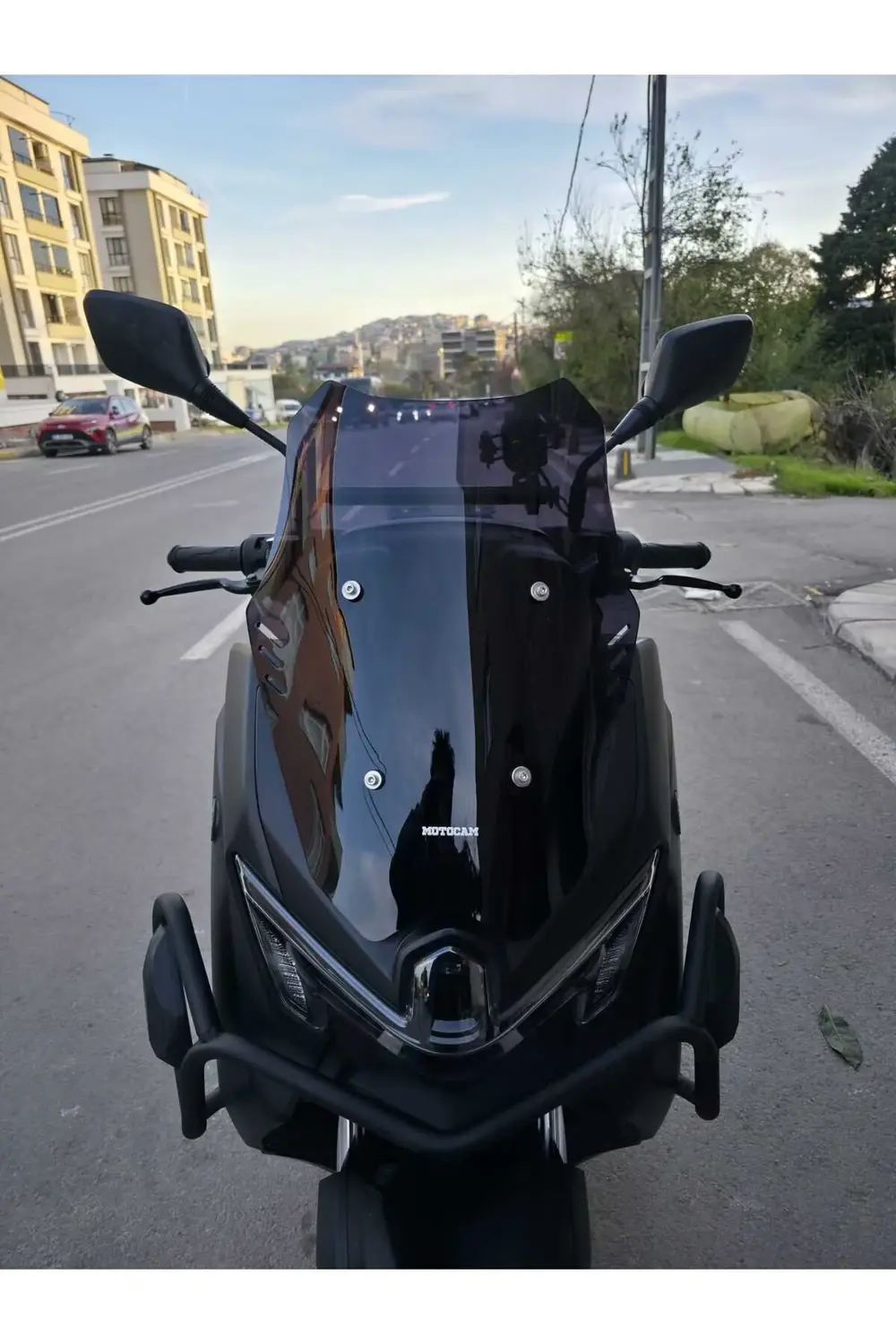 Yamaha Nmax Siperlik Ön Cam 2025 Model 49cm Siyah Renkli 4mm Spor