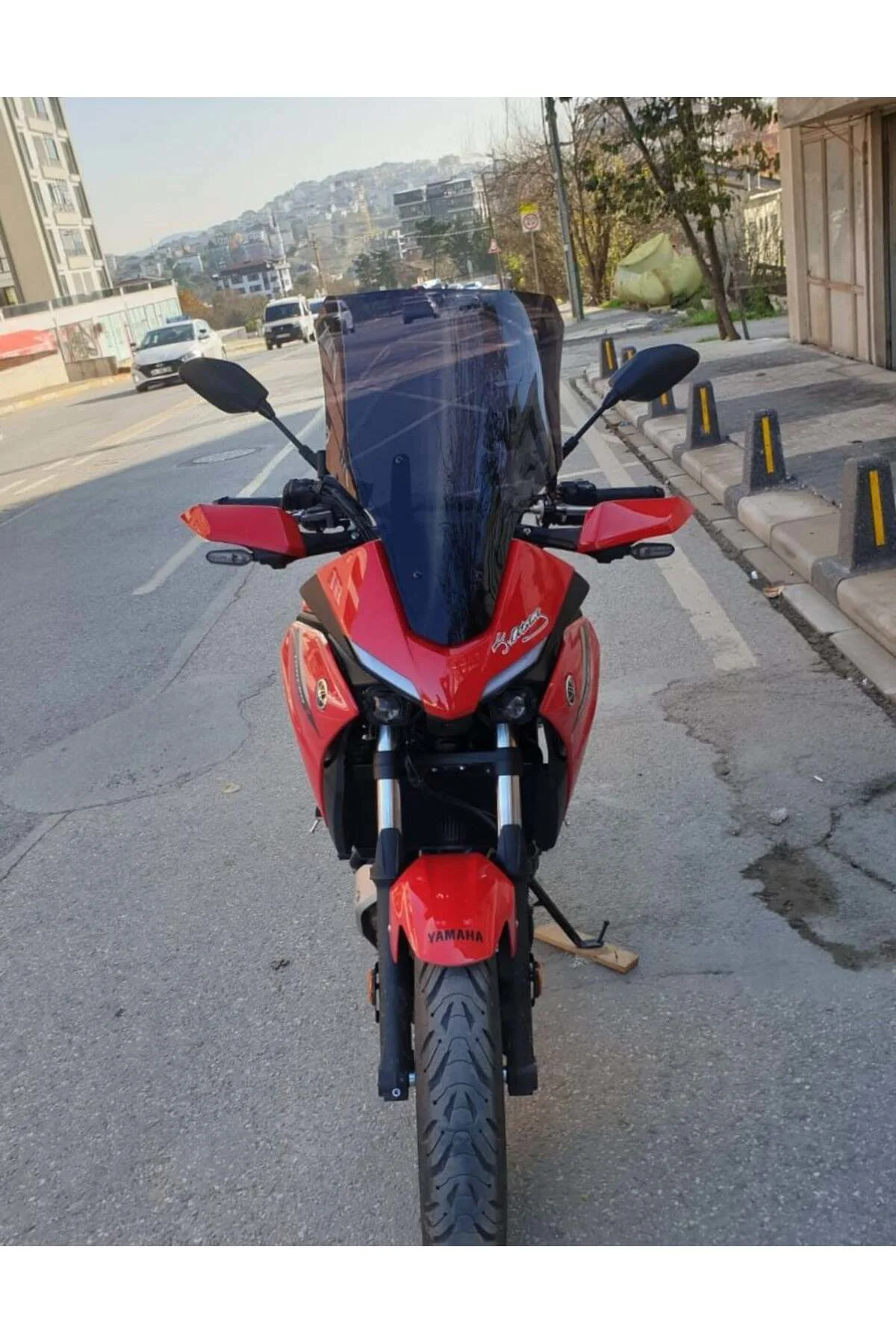 Yamaha Tracer 700 Ön Cam 2021-2026 Model 59cm Siyah Renkli 4mm