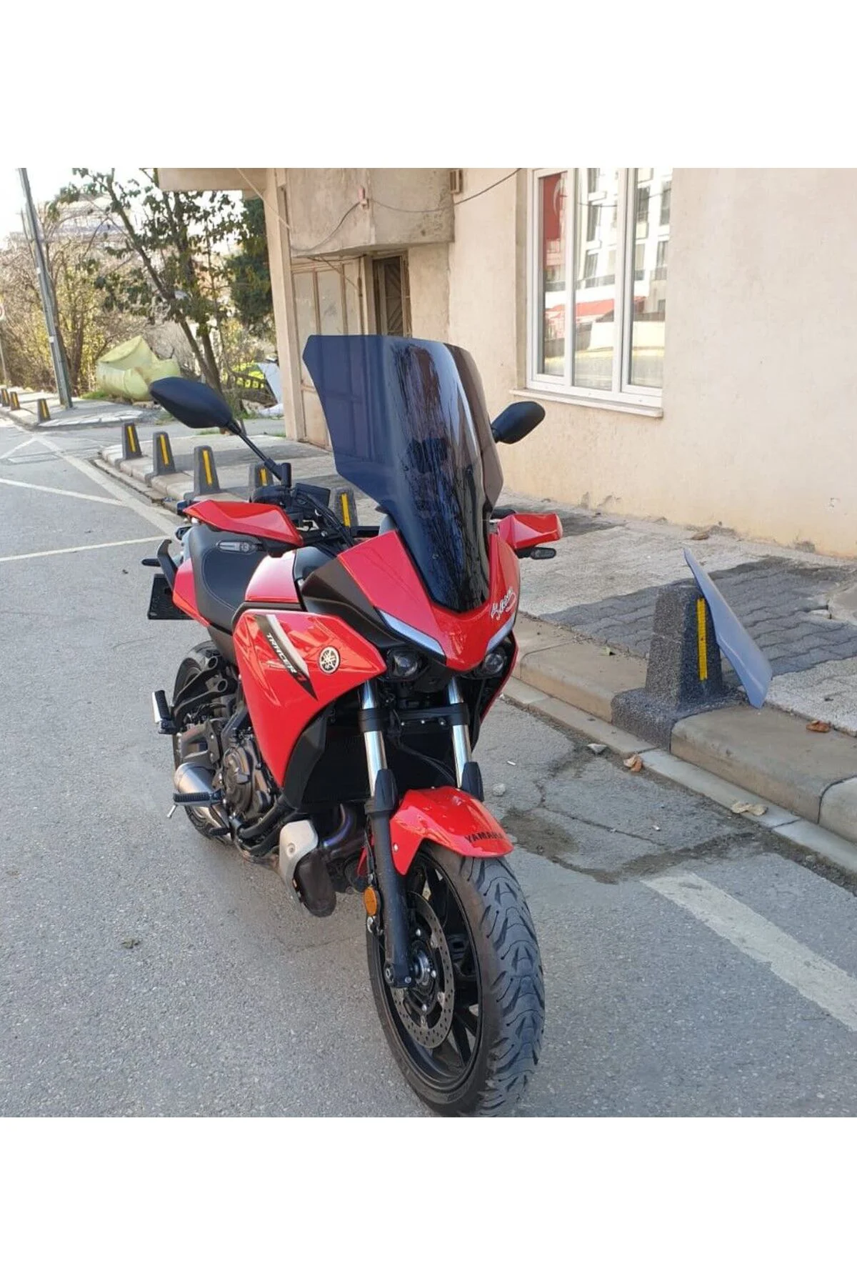 Yamaha Tracer 700 Ön Cam 2021-2026 Model 59cm Siyah Renkli 4mm
