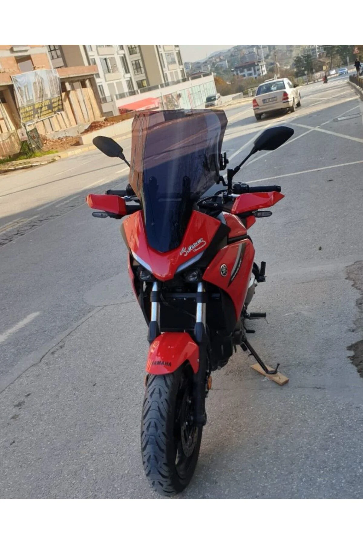 Yamaha Tracer 700 Ön Cam 2021-2026 Model 59cm Siyah Renkli 4mm