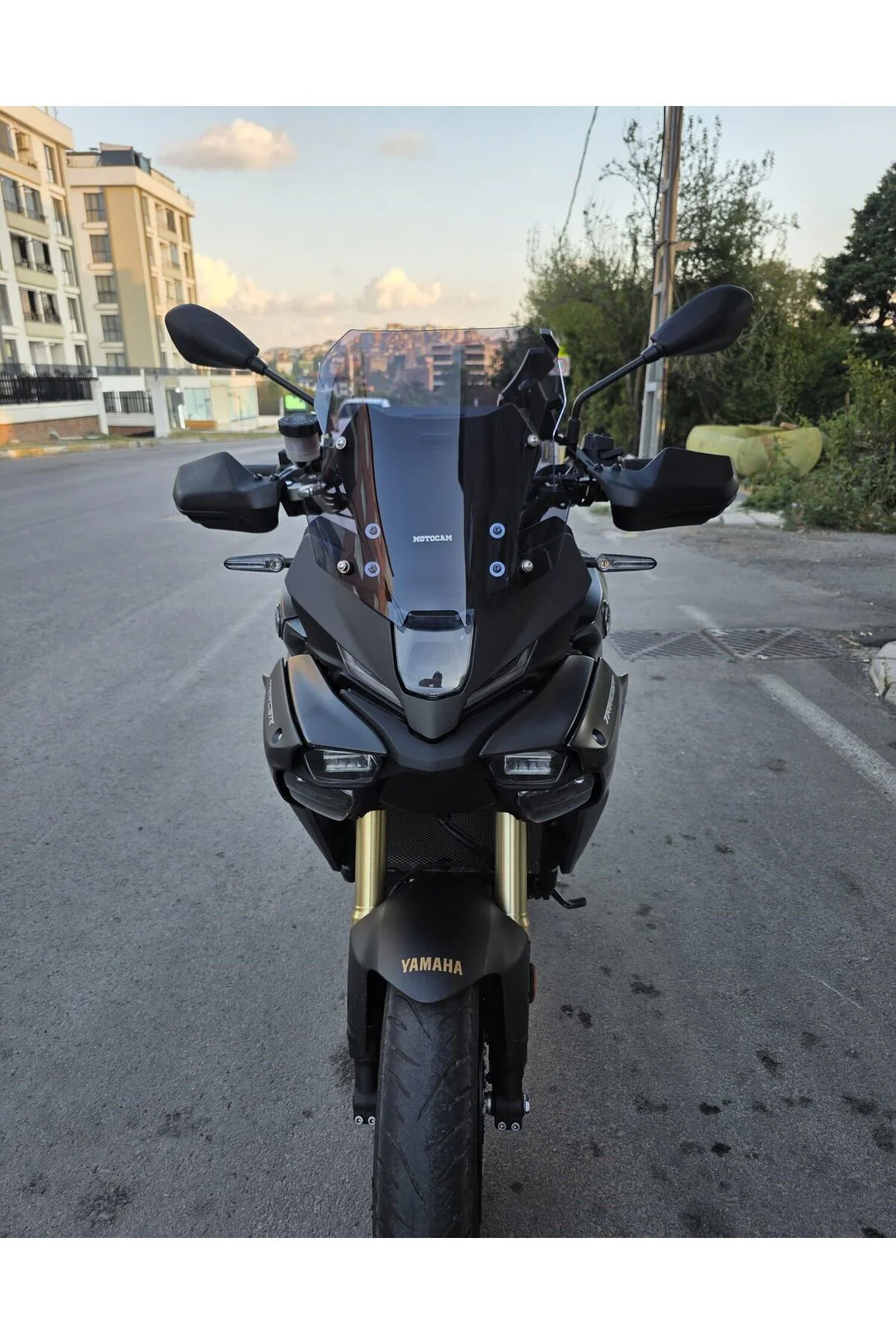 Yamaha Tracer 9 GT Ön Cam 2025-2026 Model 37cm Füme Renkli 4mm SPORTİF Yamaha Tracer 9 GT Ön Cam 2025-2026 Model 37cm Füme Renkli 4mm SPORTİF