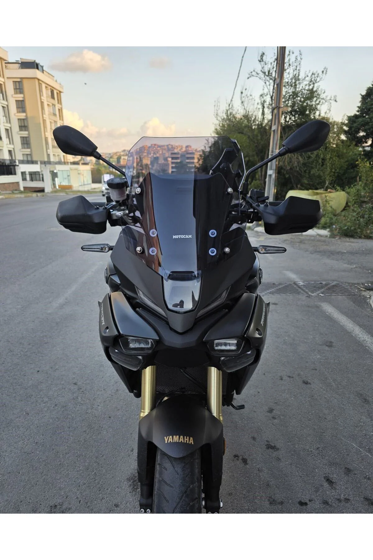 Yamaha Tracer 9 GT Ön Cam 2025-2026 Model 37cm Füme Renkli 4mm SPORTİF Yamaha Tracer 9 GT Ön Cam 2025-2026 Model 37cm Füme Renkli 4mm SPORTİF