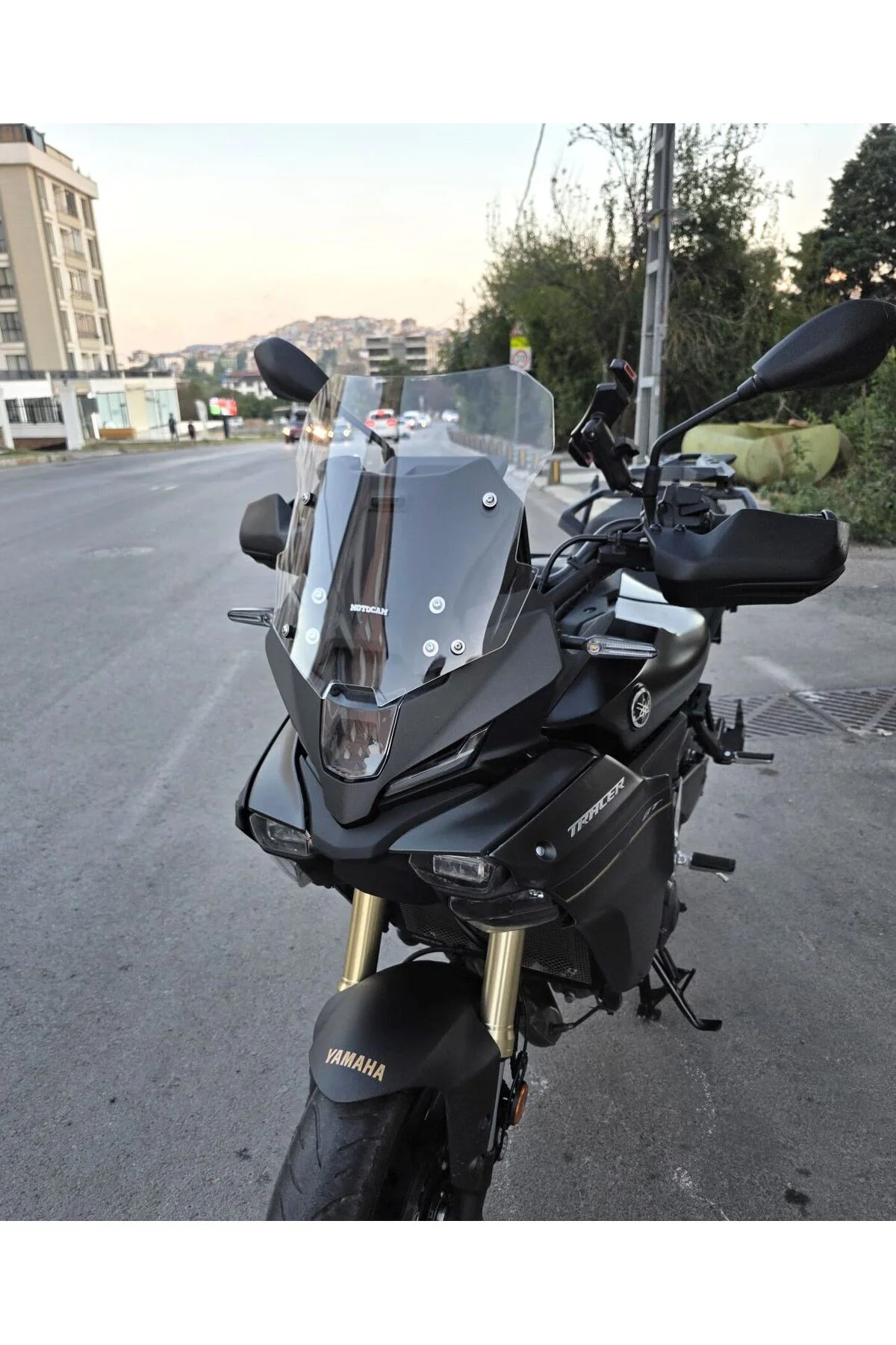Yamaha Tracer 9 GT Ön Cam 2025-2026 Model 37cm Şeffaf Renkli 4mm SPORTİF