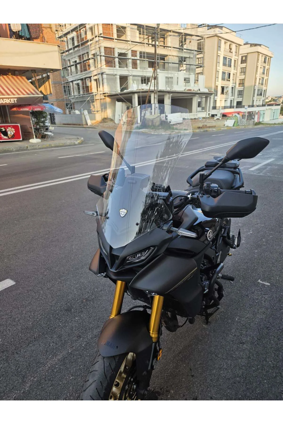 Yamaha Tracer 9 GT Ön Cam 2021-2024 Model 61cm Şeffaf Renkli 4mm