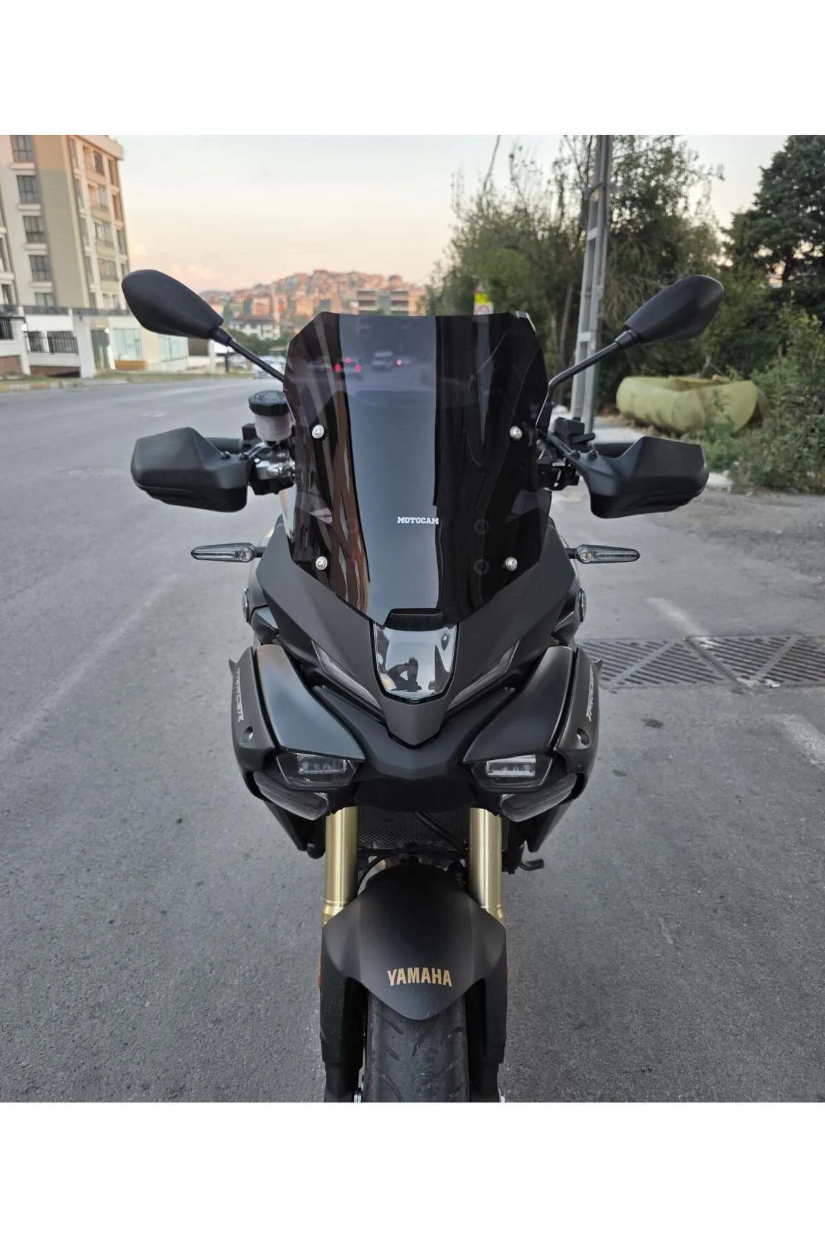 Yamaha Tracer 9 GT Ön Cam 2025-2026 Model 37cm Siyah Renkli 4mm SPORTİF