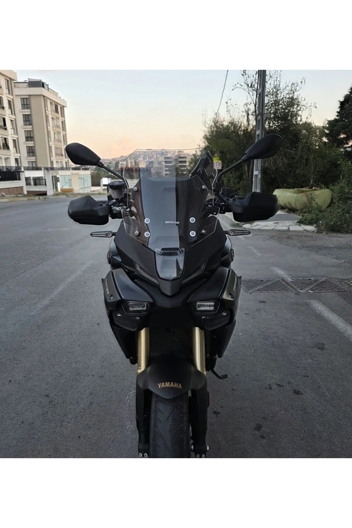Yamaha Tracer 900 Ön Cam 2025-2026 Model 37cm Şeffaf Renkli 4mm SPORTİF