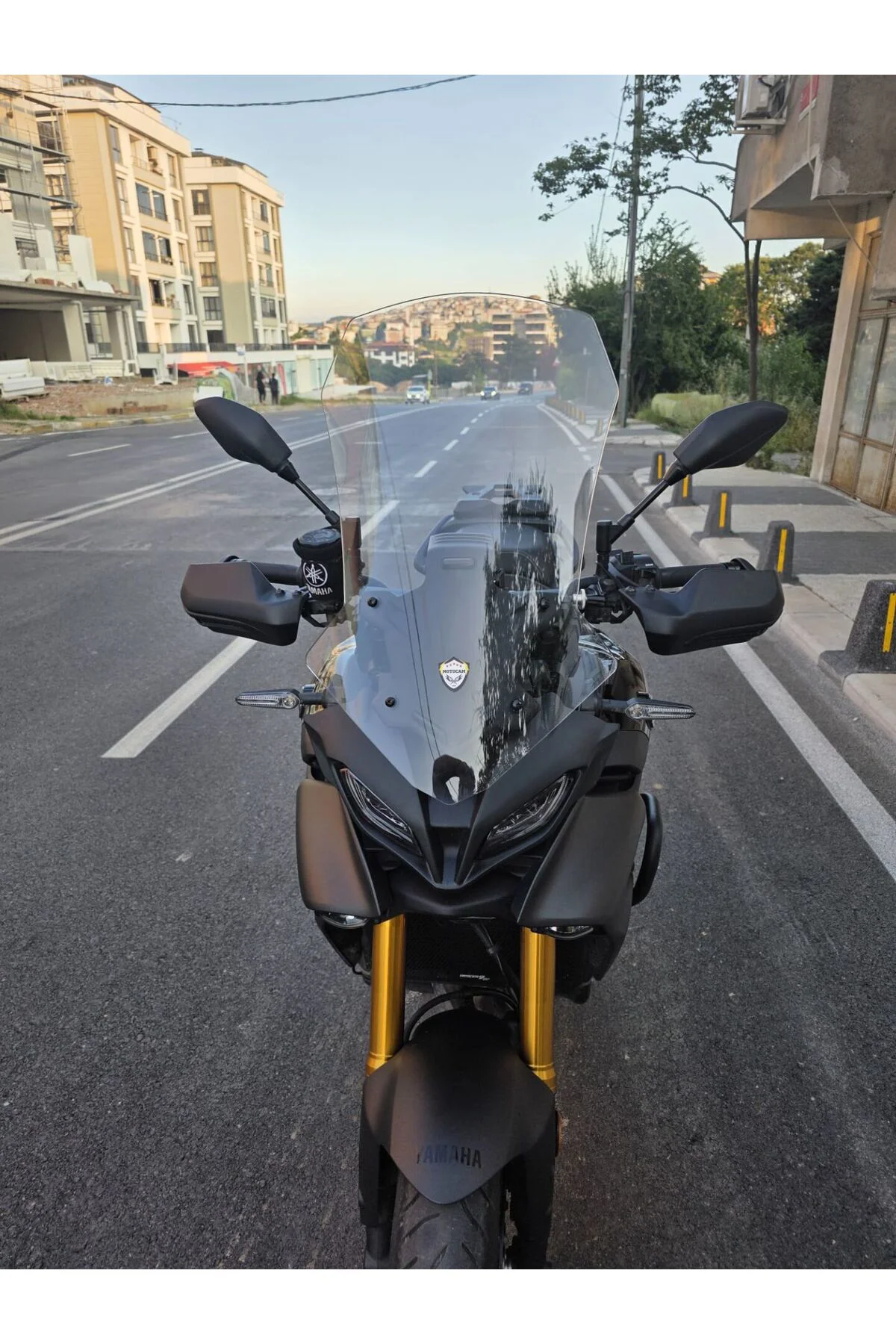 Yamaha Tracer 900 Ön Cam 2023-2026 Model 61cm Şeffaf Renkli 4mm U