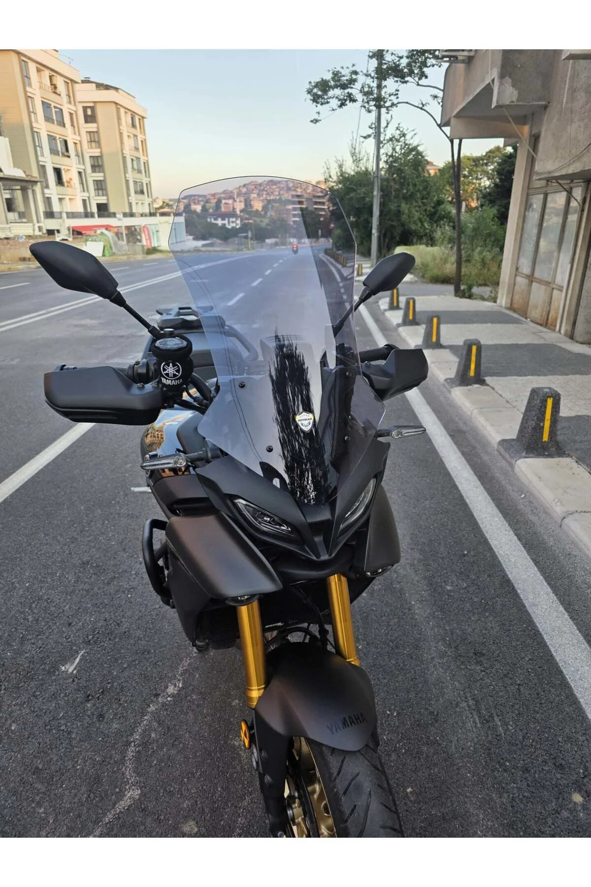 Yamaha Tracer 900 Ön Cam 2023-2026 Model 61cm Füme Renkli 4mm