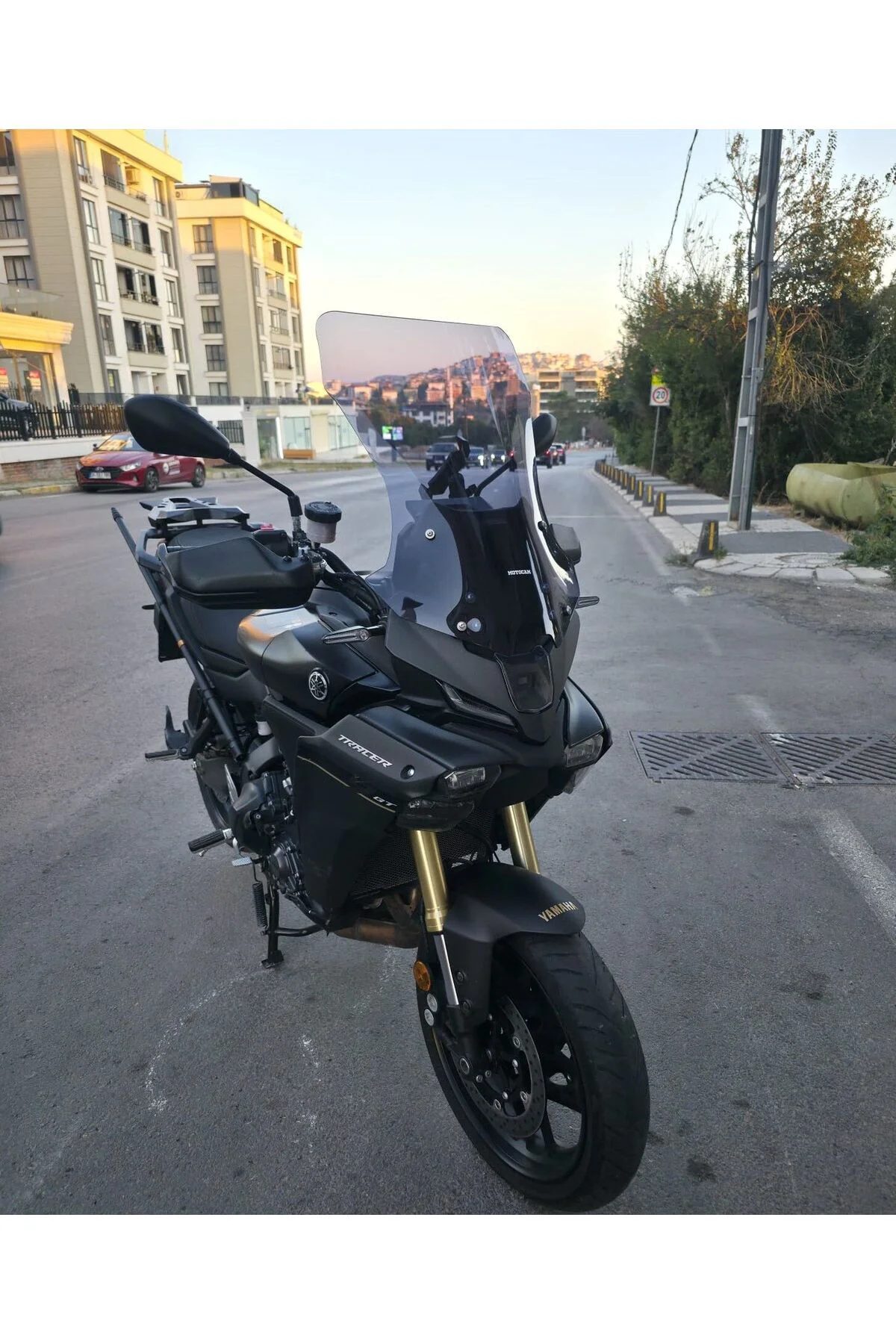 Yamaha Tracer 900 Ön Cam 2025-2026 Model 60cm Füme Renkli 4mm
