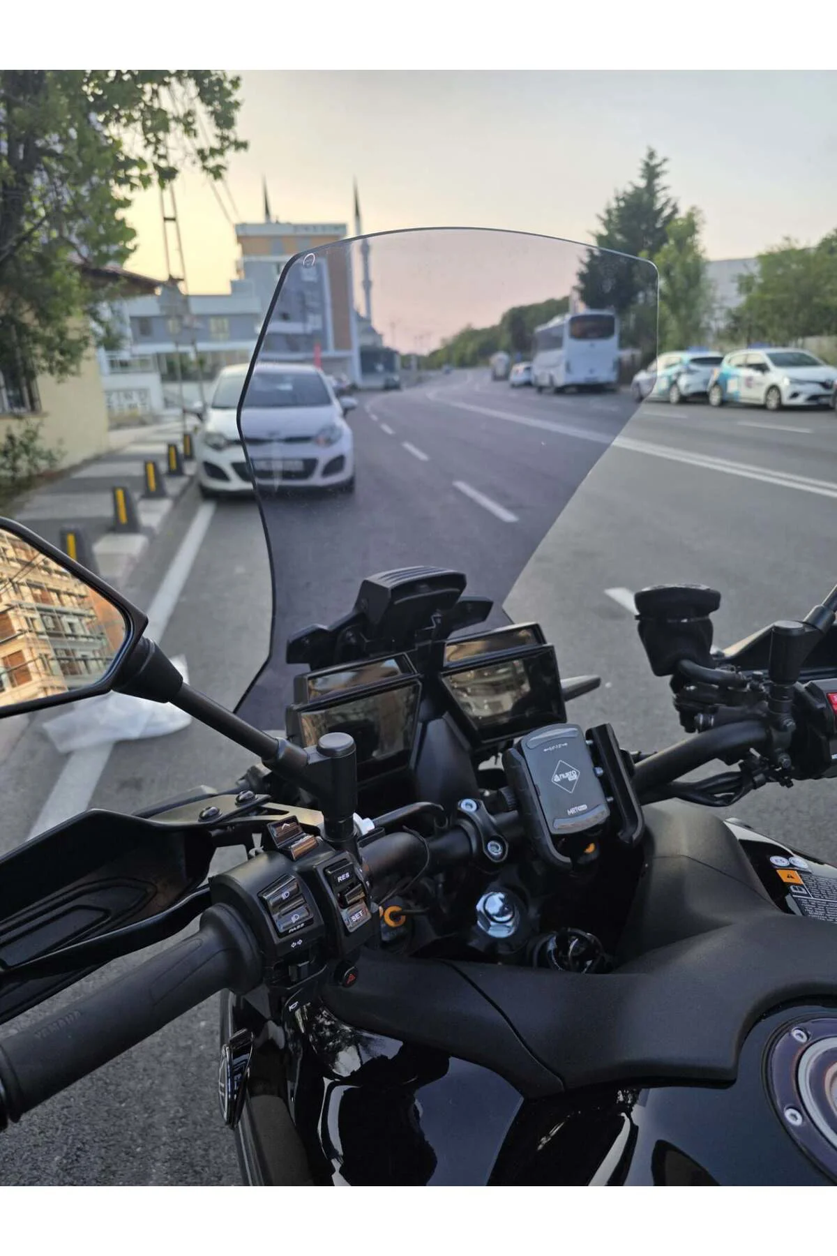 Yamaha Tracer 900 Ön Cam 2023-2026 Model 61cm Füme Renkli 4mm