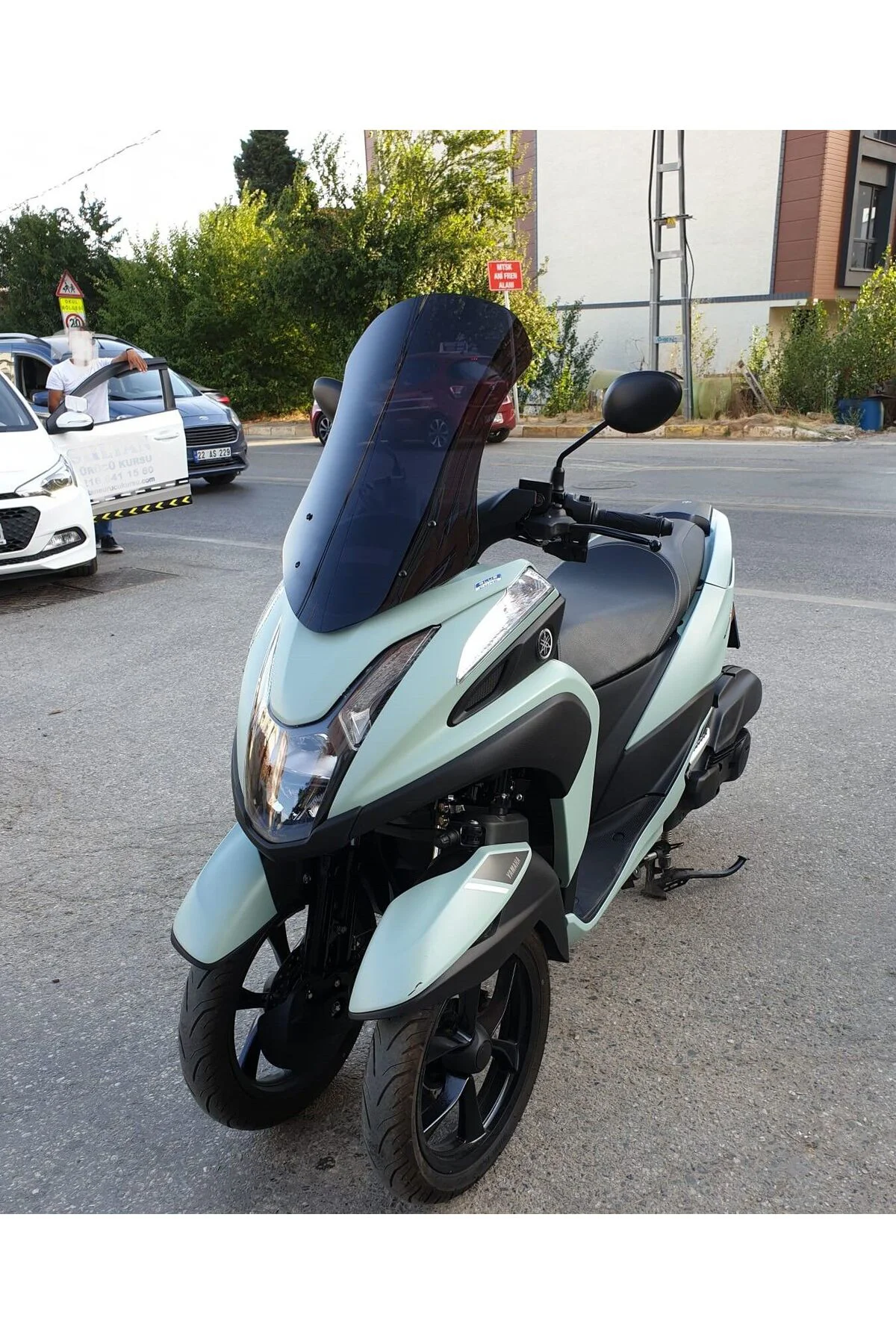 Yamaha Tricity 125 Ön Cam 2014-2026 Model 60cm Siyah Renkli 4mm