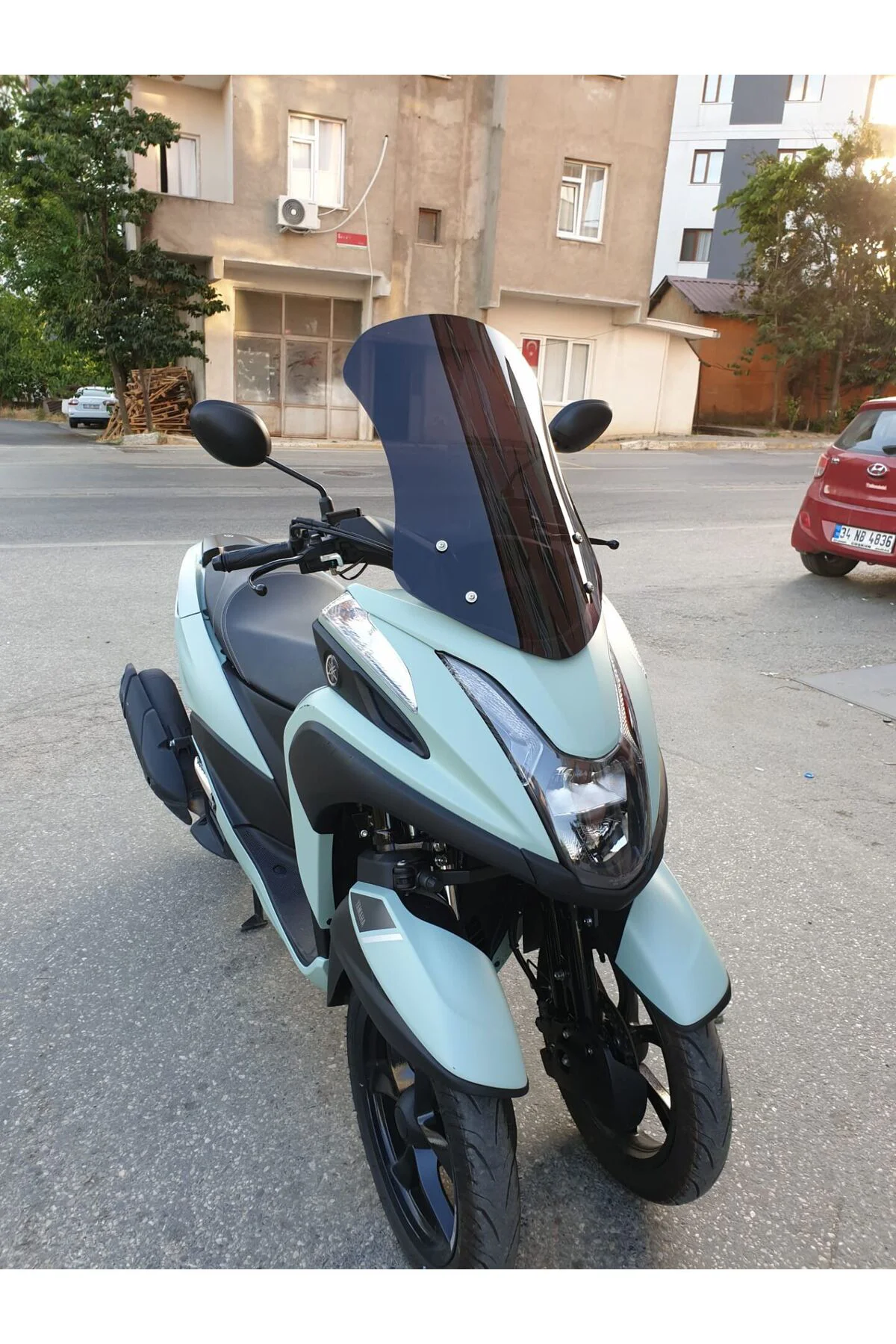 Yamaha Tricity 125 Ön Cam 2014-2026 Model 60cm Siyah Renkli 4mm