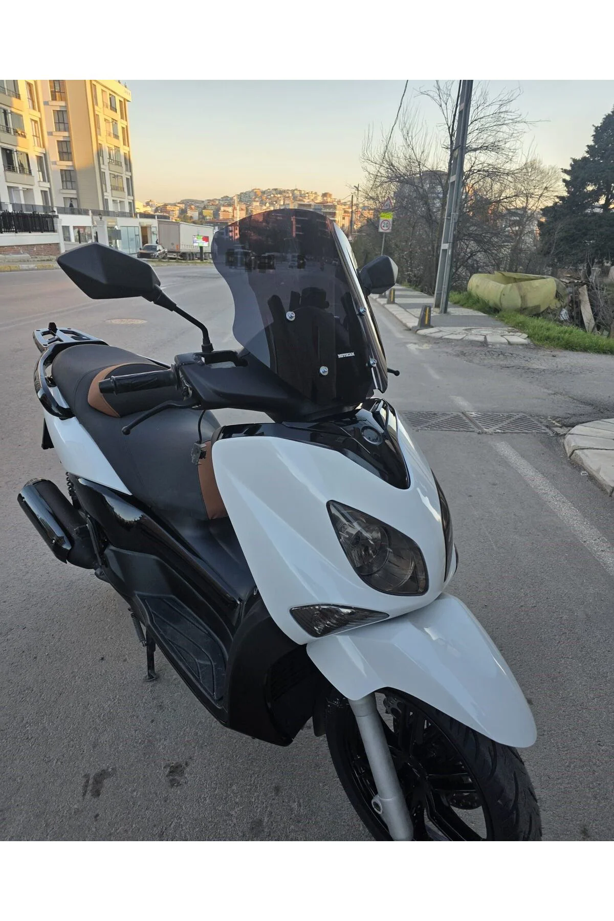 Yamaha Xcity 250 Ön Cam 2007-2017 Model 40cm Siyah Renkli 4mm
