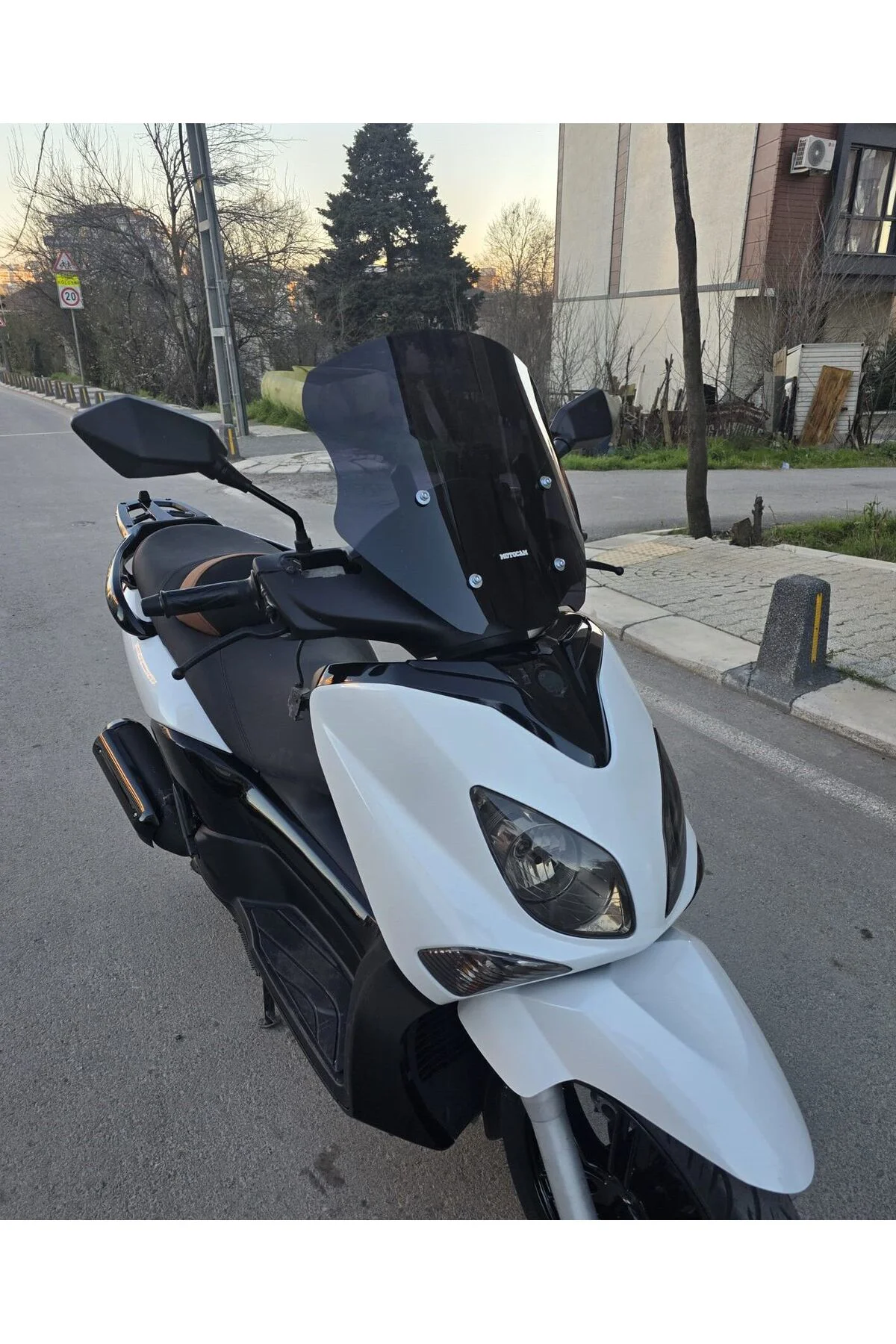 Yamaha Xenter 150 Ön Cam 2013-2016 Model 40cm Siyah Renkli 4mm