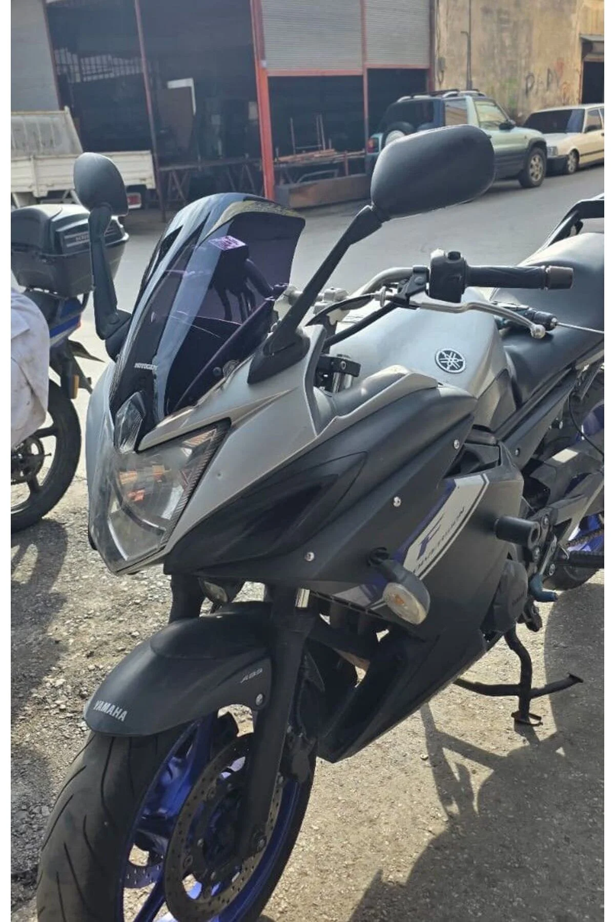 Yamaha XJ6 Diversion Ön Cam 2009-2016 Model 36cm Siyah Renkli 4mm