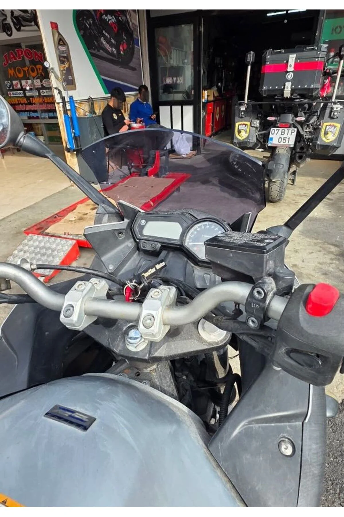 Yamaha XJ6 Diversion Ön Cam 2009-2016 Model 36cm Füme Renkli 4mm