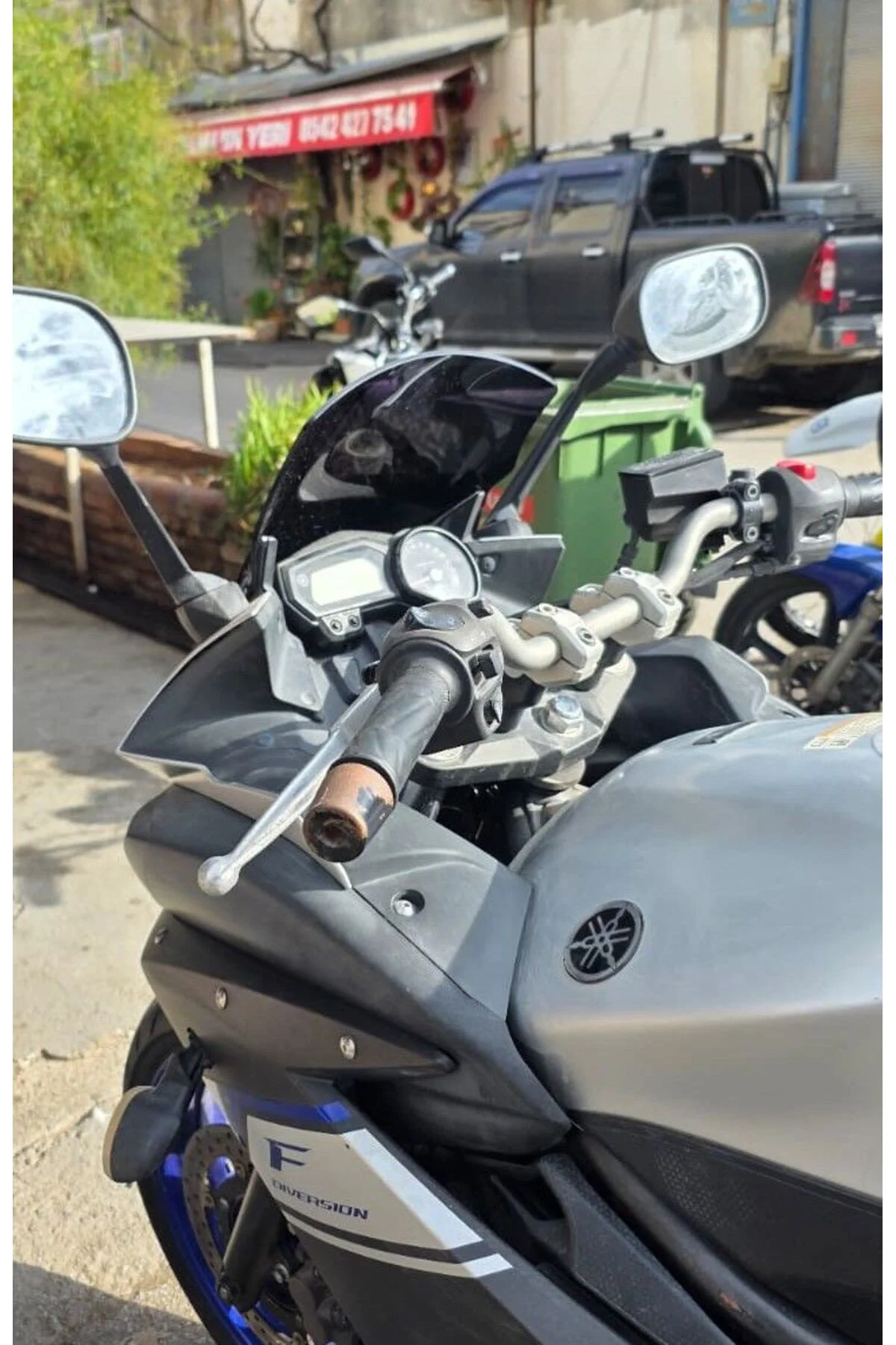 Yamaha XJ6 Diversion Ön Cam 2009-2016 Model 36cm Siyah Renkli 4mm