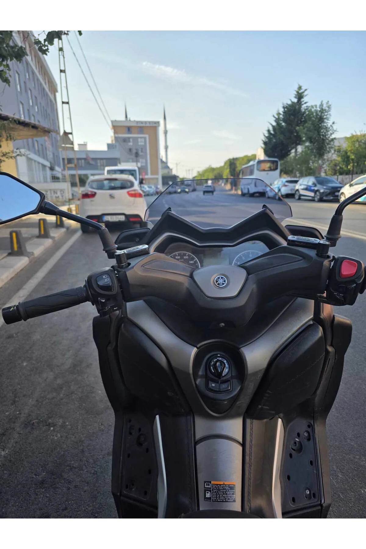 Yamaha Xmax 250 Ön Cam 2018-2022 Model 36cm Füme Renkli 4mm ORİJİNAL BOYLU