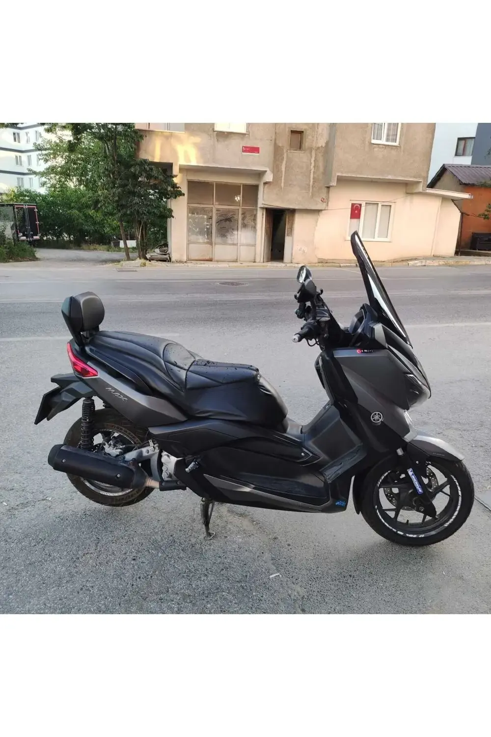 Yamaha Xmax 250 Ön cam 2014 2017 Model'dir 58cm  Siyah Renkli  4m
