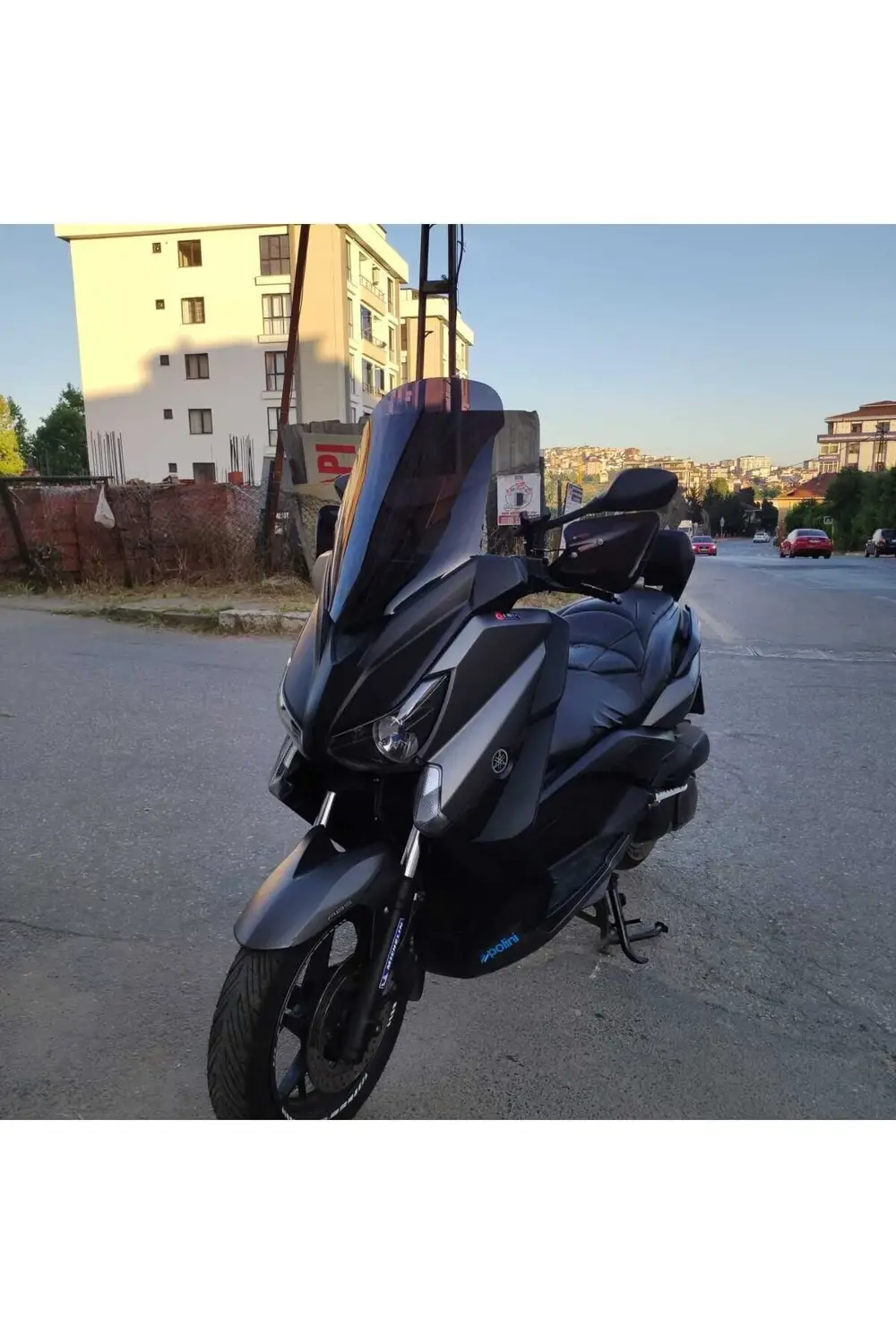 Yamaha Xmax 250 Ön cam 2014 2017 Model'dir 58cm  Siyah Renkli  4m