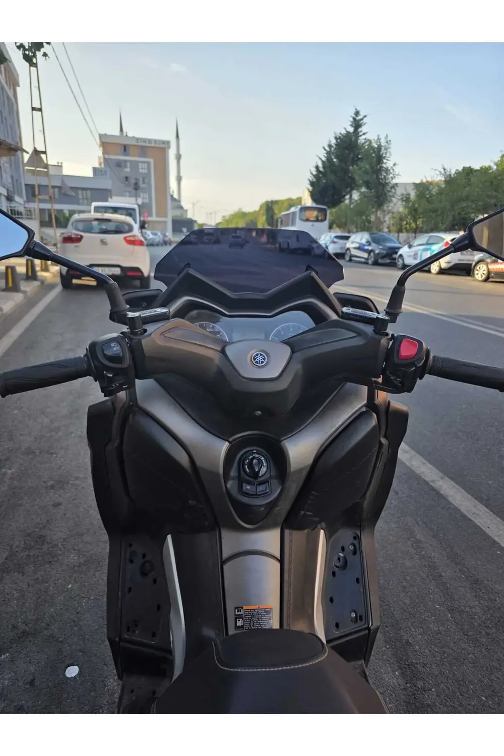 Yamaha Xmax 250 Siperlik Ön Cam 2018-2022 Model 36cm Siyah Renkli