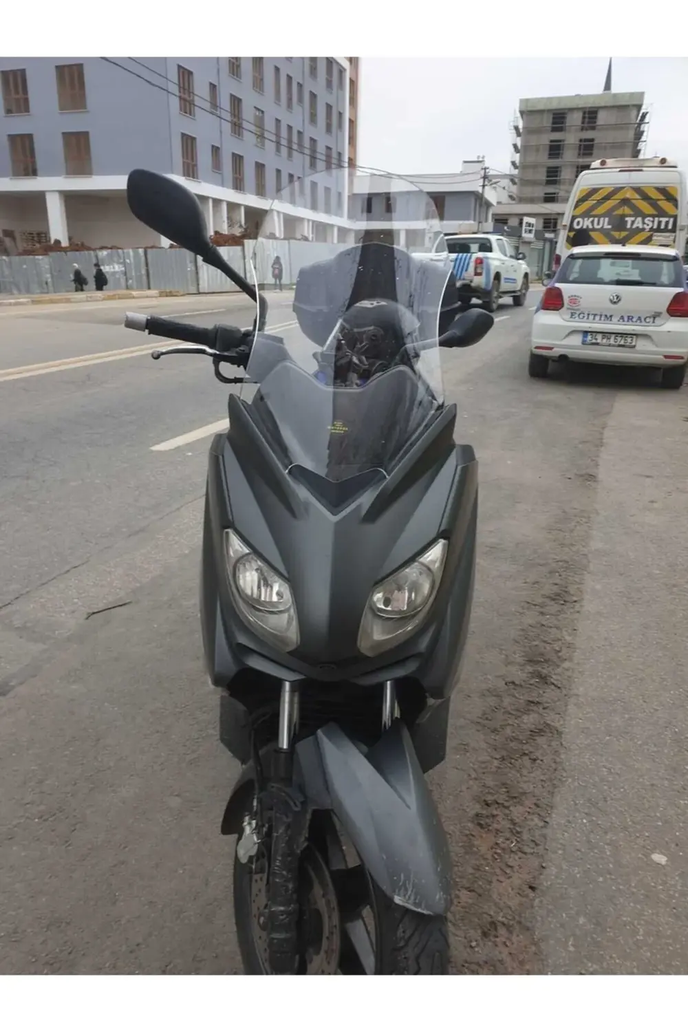Yamaha Xmax Ön Cam 2011-2013 Model 55cm Şeffaf Renkli 4mm Yamaha Xmax Ön Cam 2011-2013 Model 55cm Şeffaf Renkli 4mm