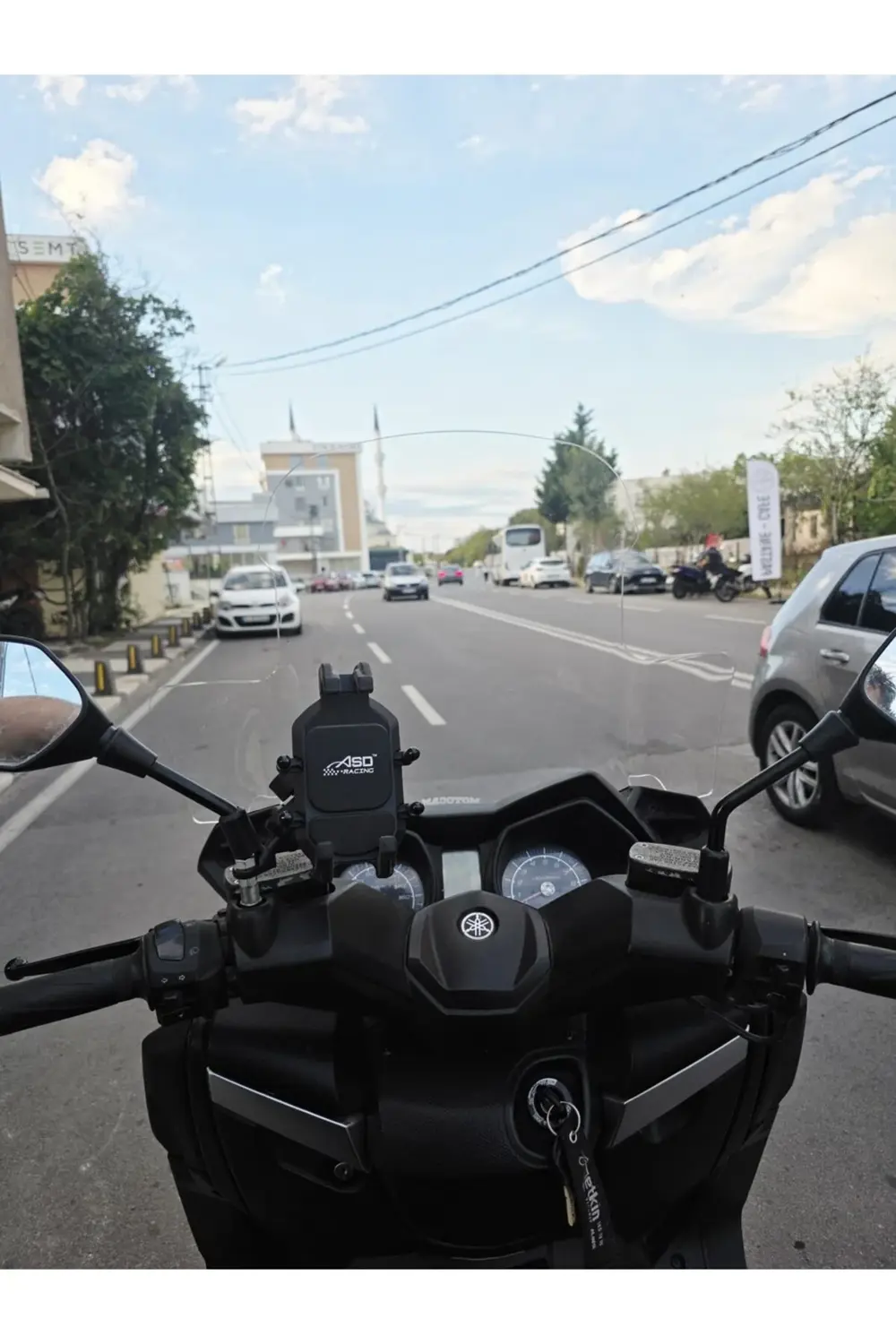 Yamaha Xmax Ön Cam 2014-2017 Model 59cm Füme Renkli 4mm ELCİKLİ