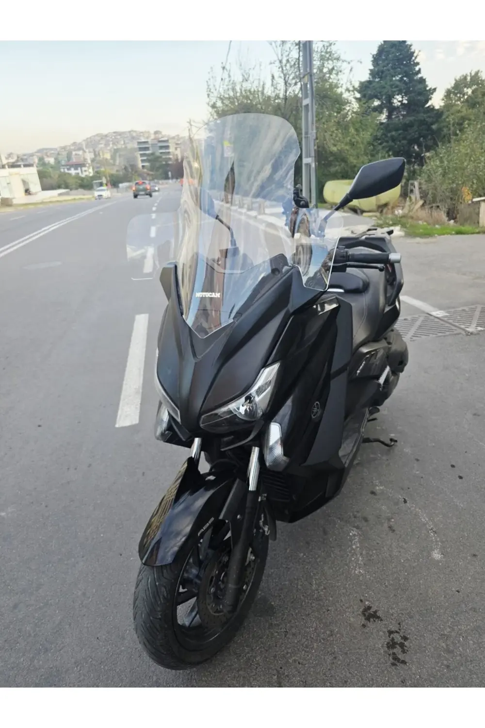 Yamaha Xmax Ön Cam 2014-2017 Model 59cm Füme Renkli 4mm ELCİKLİ