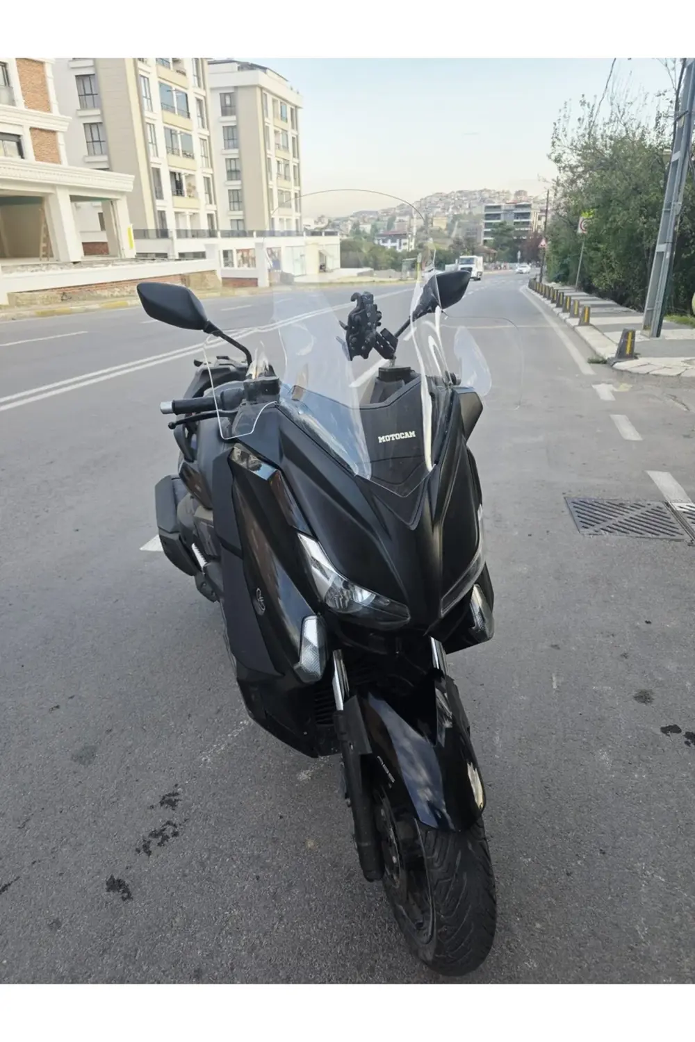 Yamaha Xmax Ön Cam 2014-2017 Model 59cm Füme Renkli 4mm ELCİKLİ