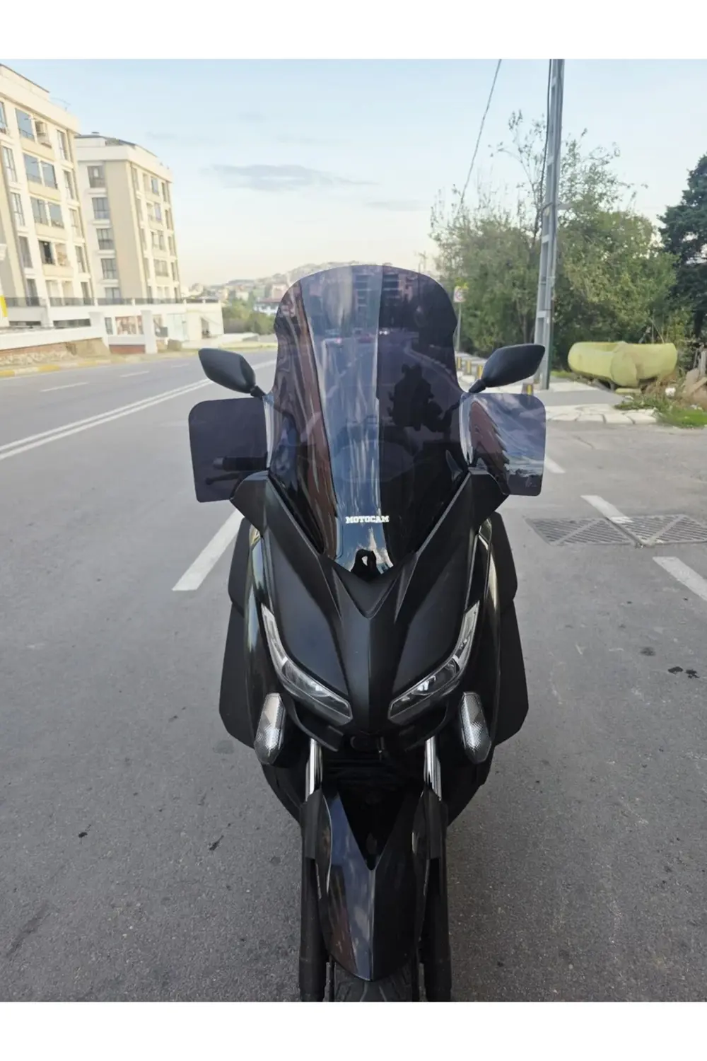 Yamaha Xmax Ön Cam 2014-2017 Model 59cm Siyah Renkli 4mm ELCİKLİ