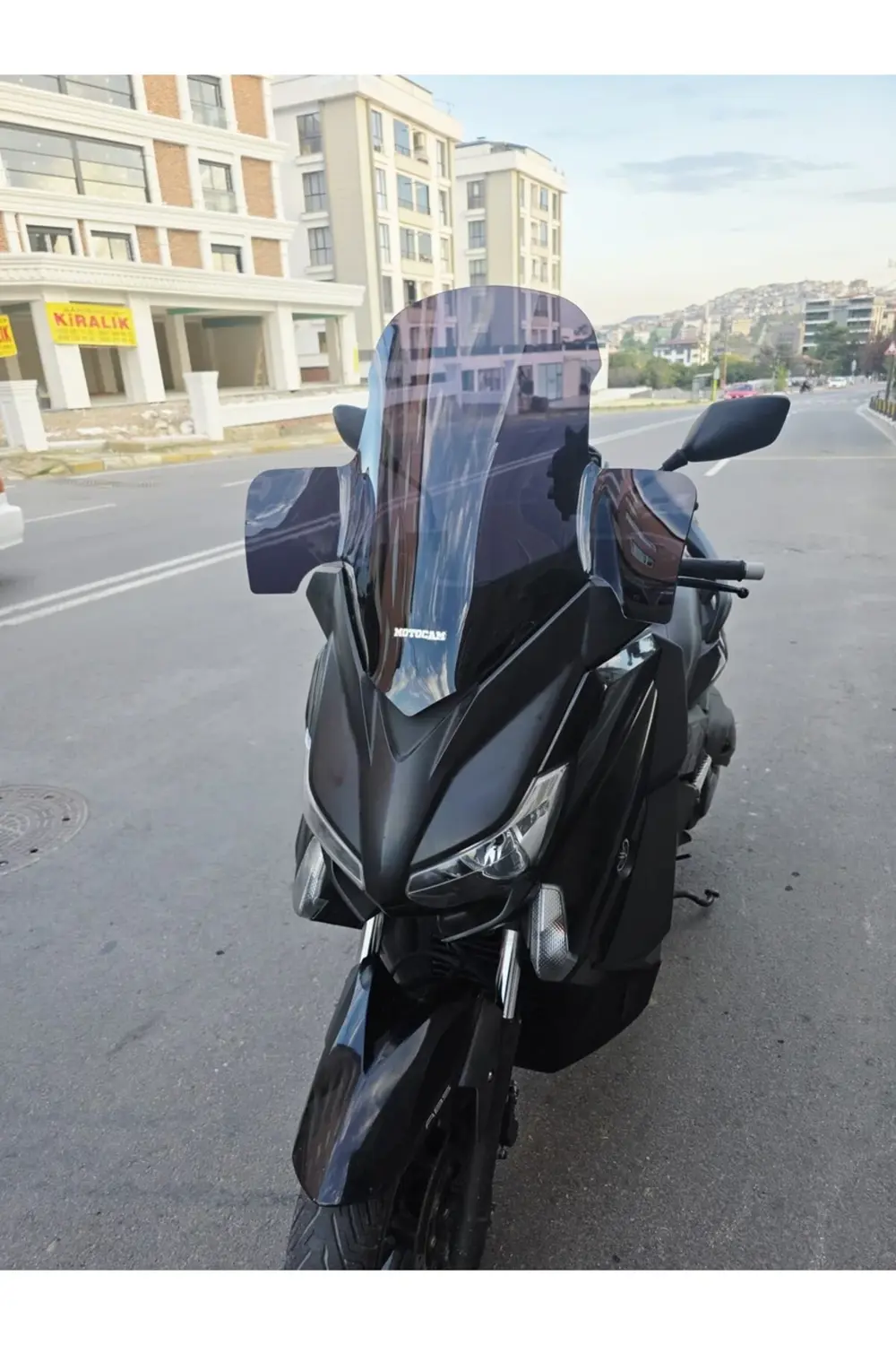 Yamaha Xmax Ön Cam 2014-2017 Model 59cm Siyah Renkli 4mm ELCİKLİ