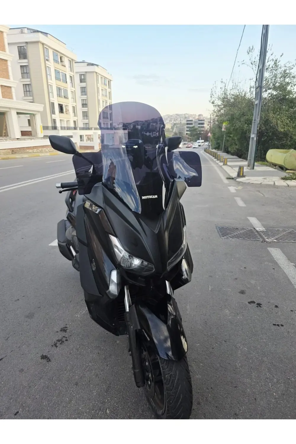 Yamaha Xmax Ön Cam 2014-2017 Model 59cm Siyah Renkli 4mm ELCİKLİ