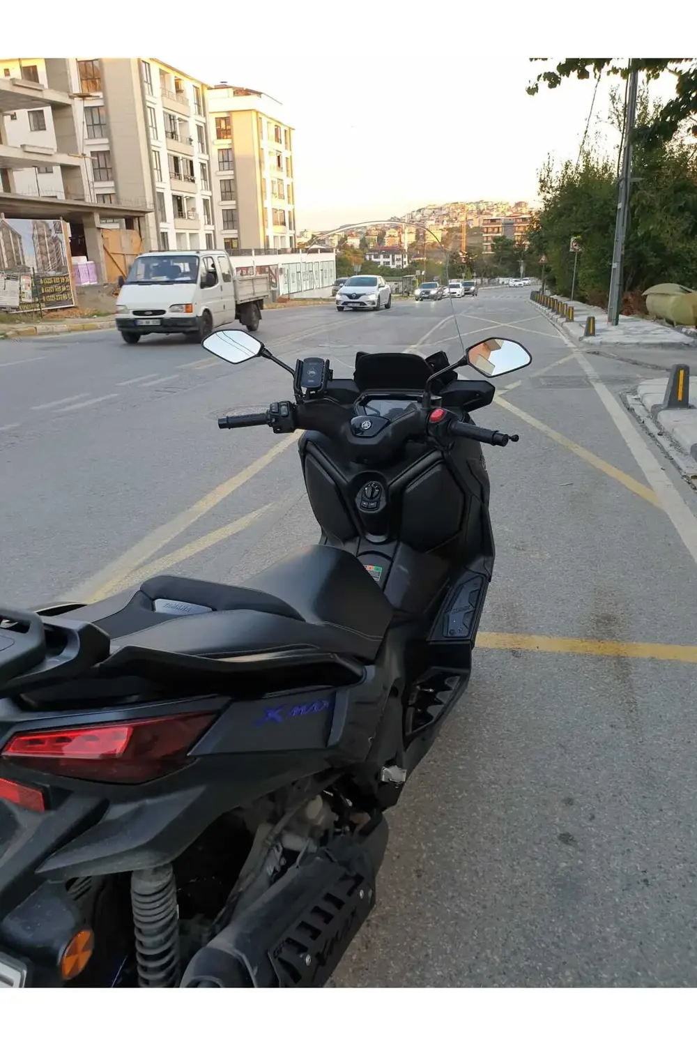 Yamaha Xmax Ön Cam 2023 2024 Model 65cm Şeffaf Renkli 4mm ORTA BO