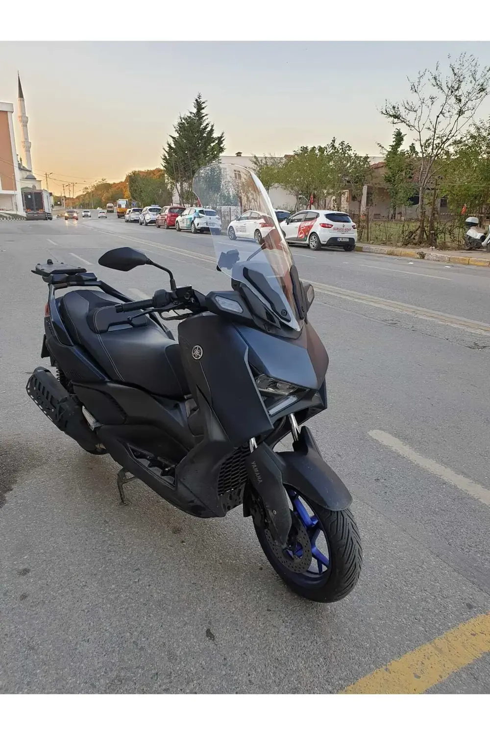 Yamaha Xmax Ön Cam 2023 2024 Model 65cm Şeffaf Renkli 4mm ORTA BO