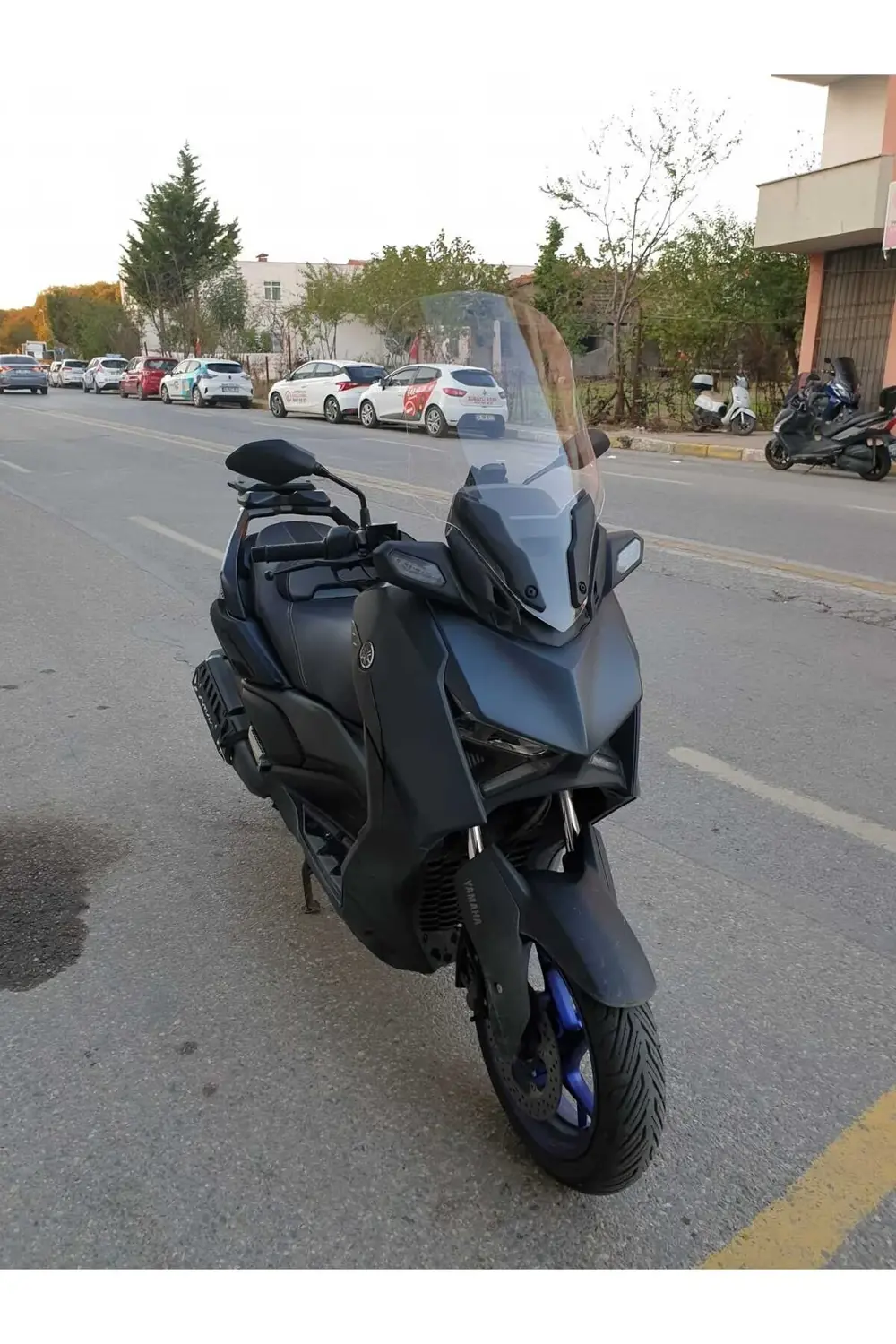 Yamaha Xmax Ön Cam 2023 2024 Model 65cm Şeffaf Renkli 4mm ORTA BO